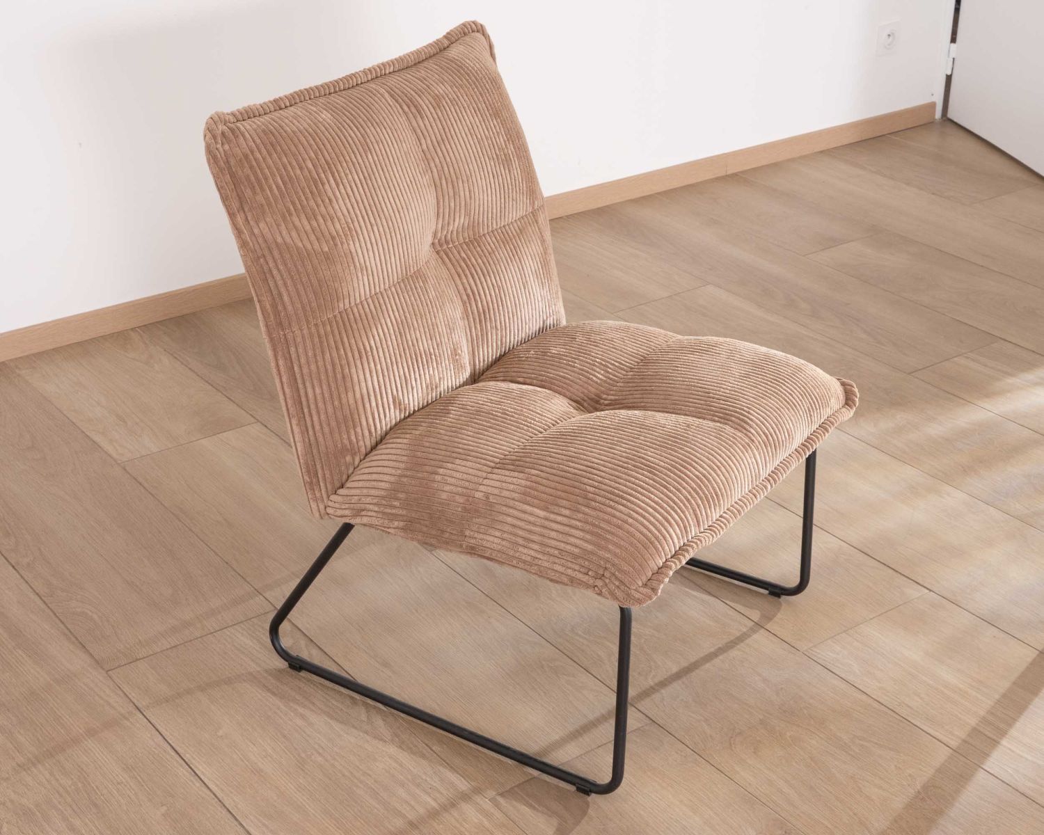 Set di 2 poltrone "Calvin" in velluto a coste color cammello senza braccioli