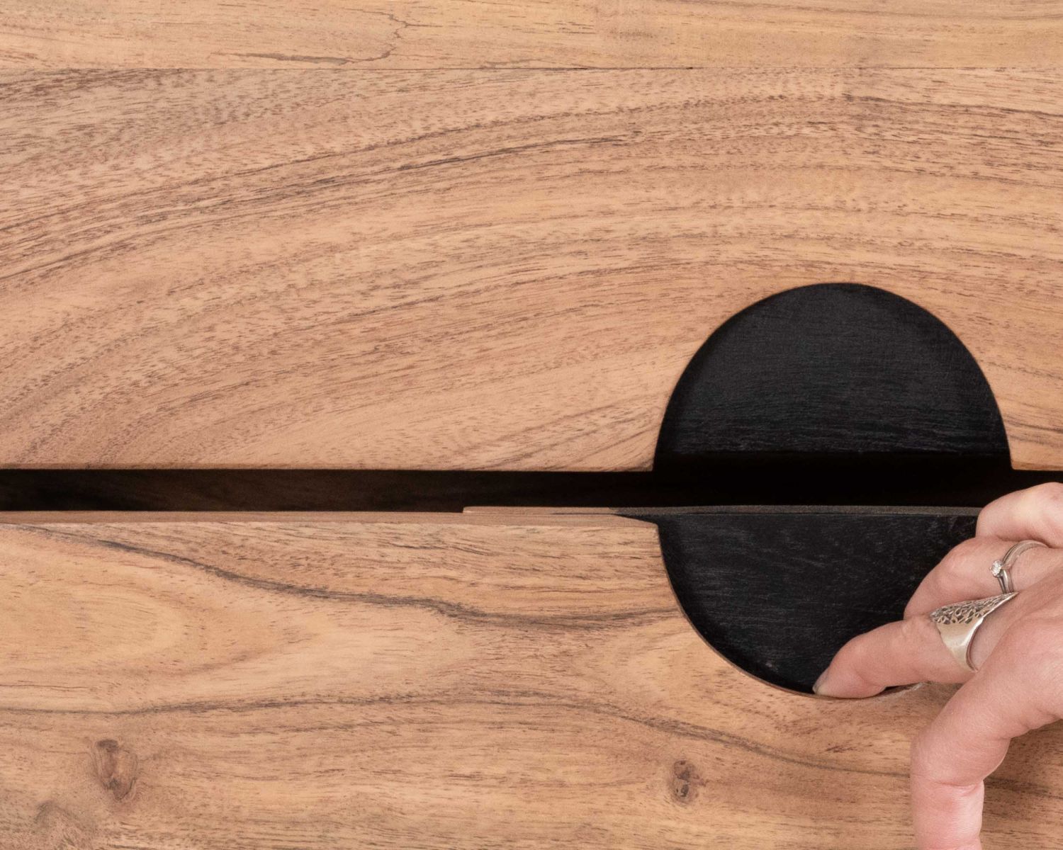 Cassettone retrò a 8 cassetti "Spot" in acacia naturale