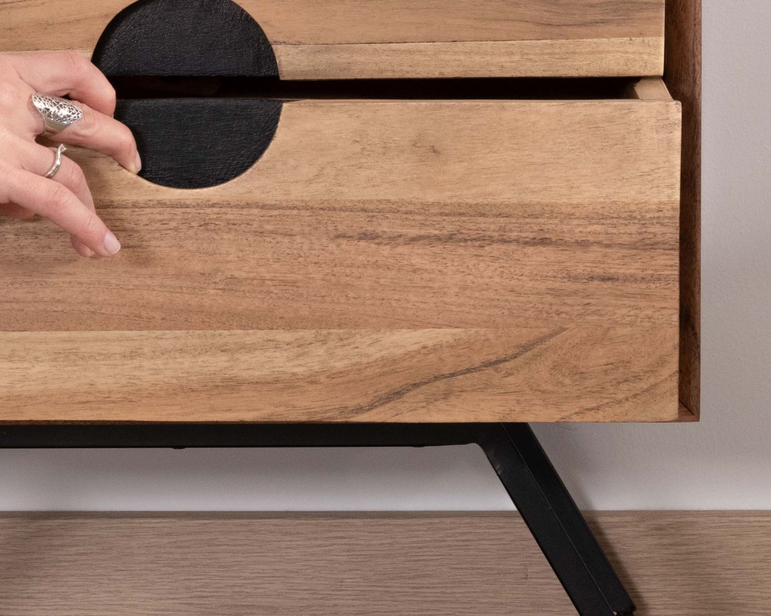 Comodino a 2 cassetti in acacia naturale "Spot