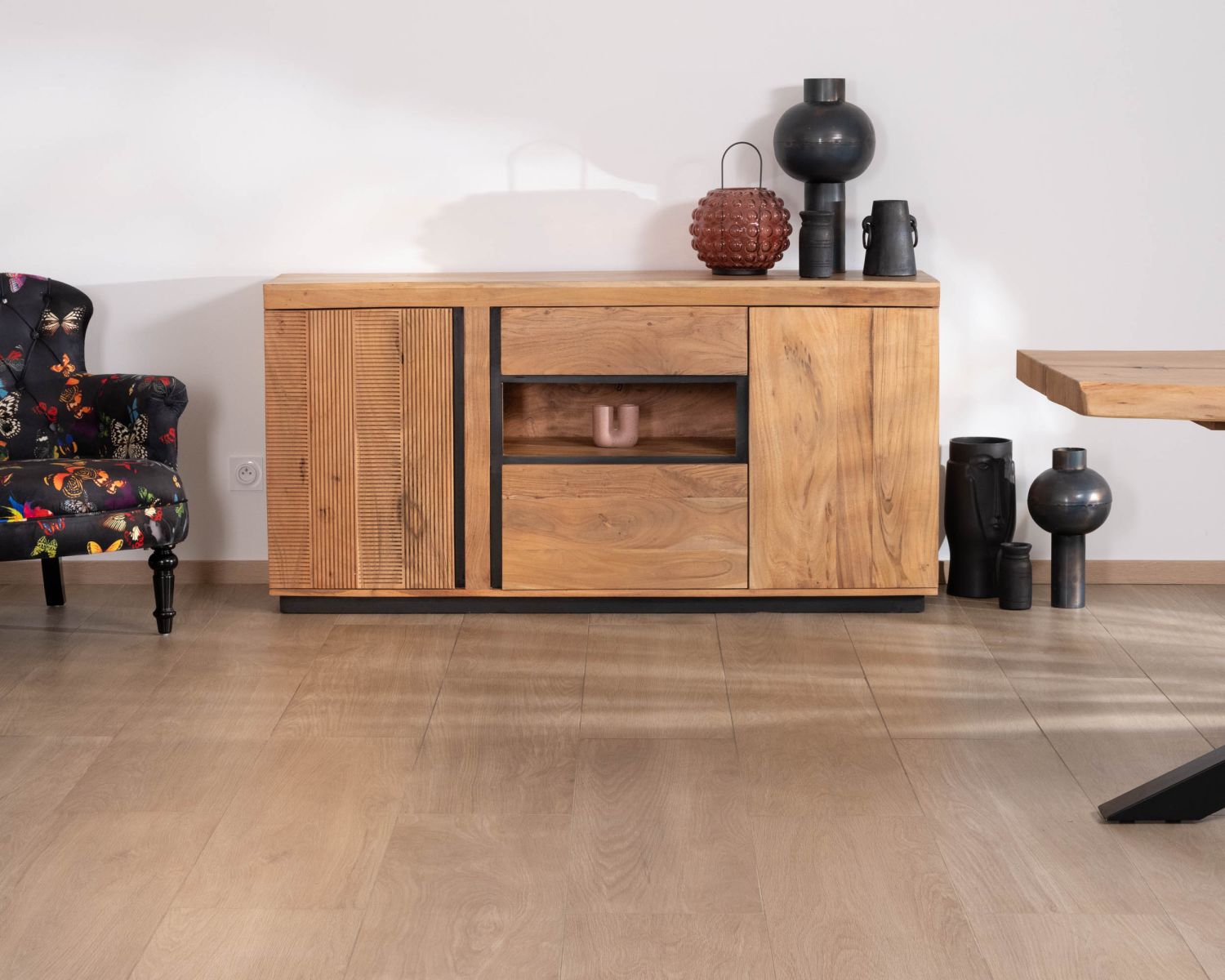 Credenza ultracontemporanea "Lumino" con nicchia di illuminazione a LED