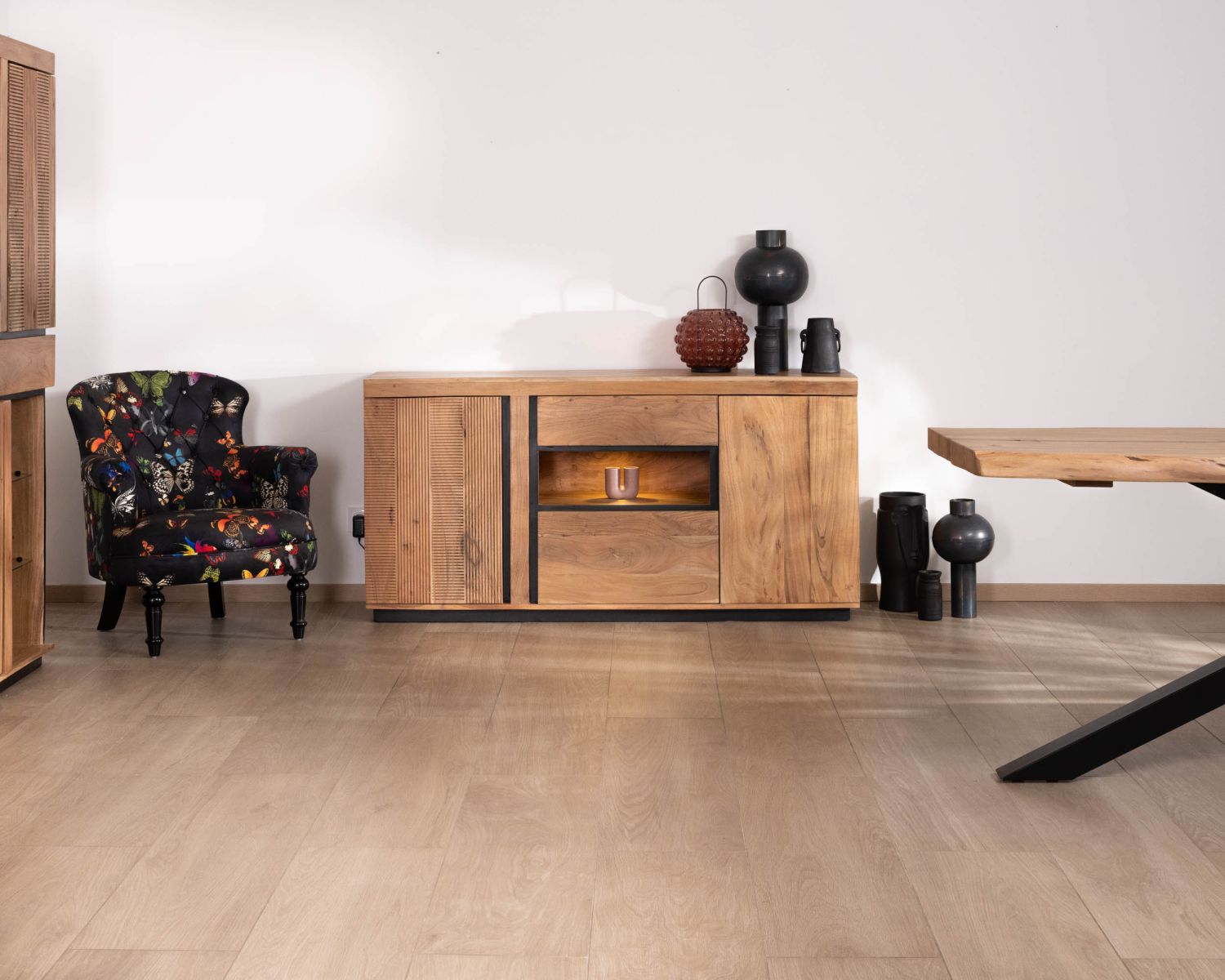 Credenza ultracontemporanea "Lumino" con nicchia di illuminazione a LED