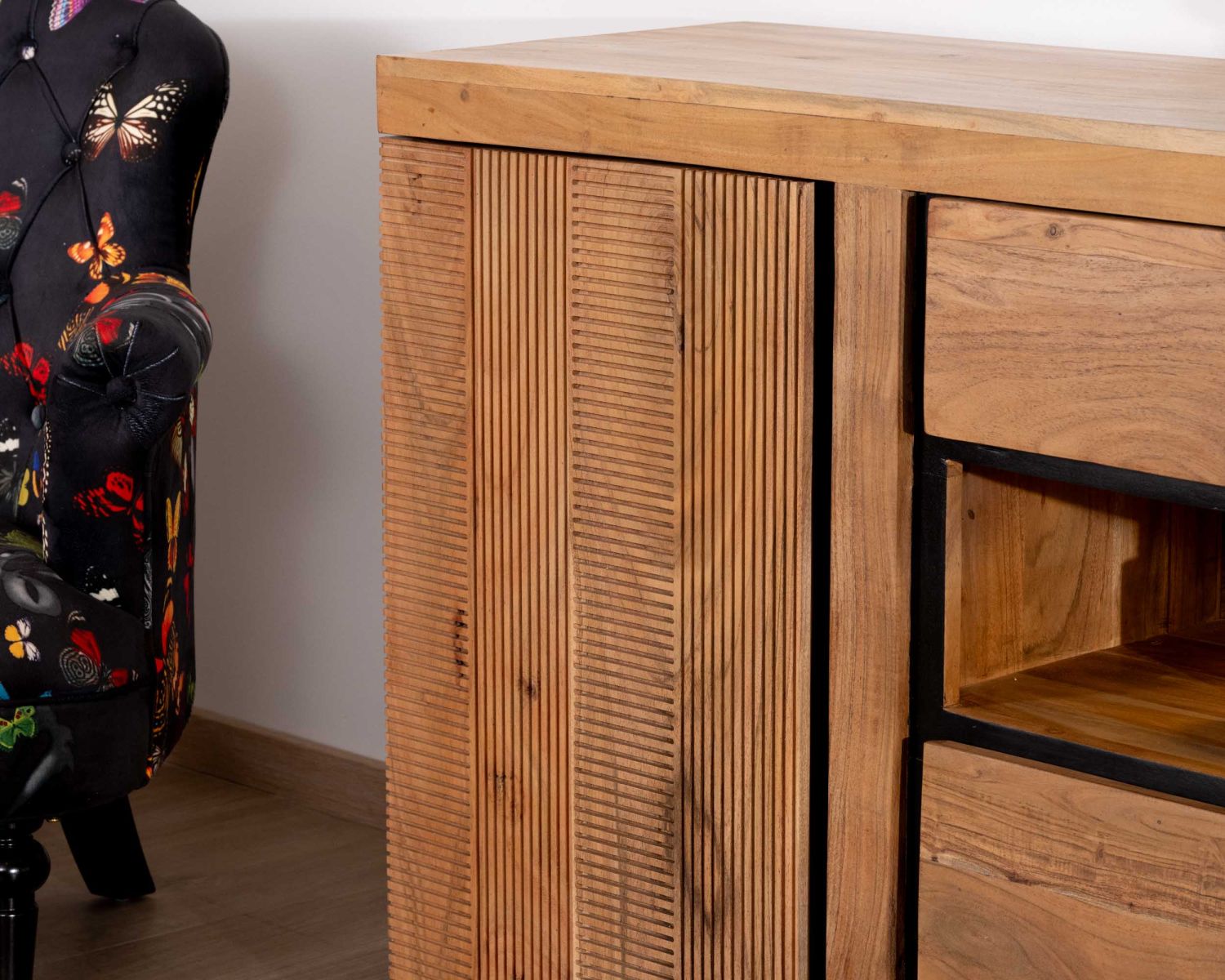 Credenza ultracontemporanea "Lumino" con nicchia di illuminazione a LED