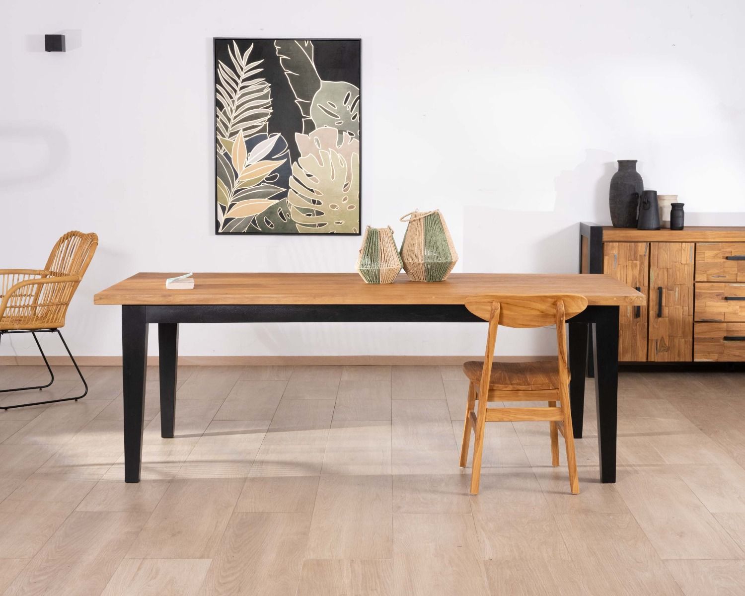 Tavolo da pranzo rettangolare in teak "Clarke" da 220 cm con gambe nere