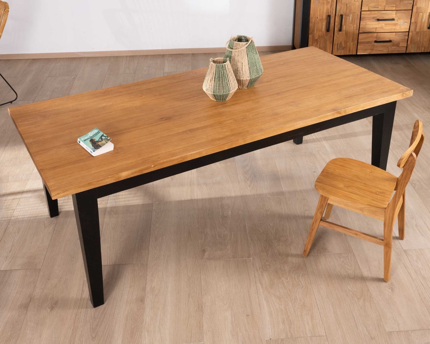 Tavolo da pranzo rettangolare in teak "Clarke" da 220 cm con gambe nere