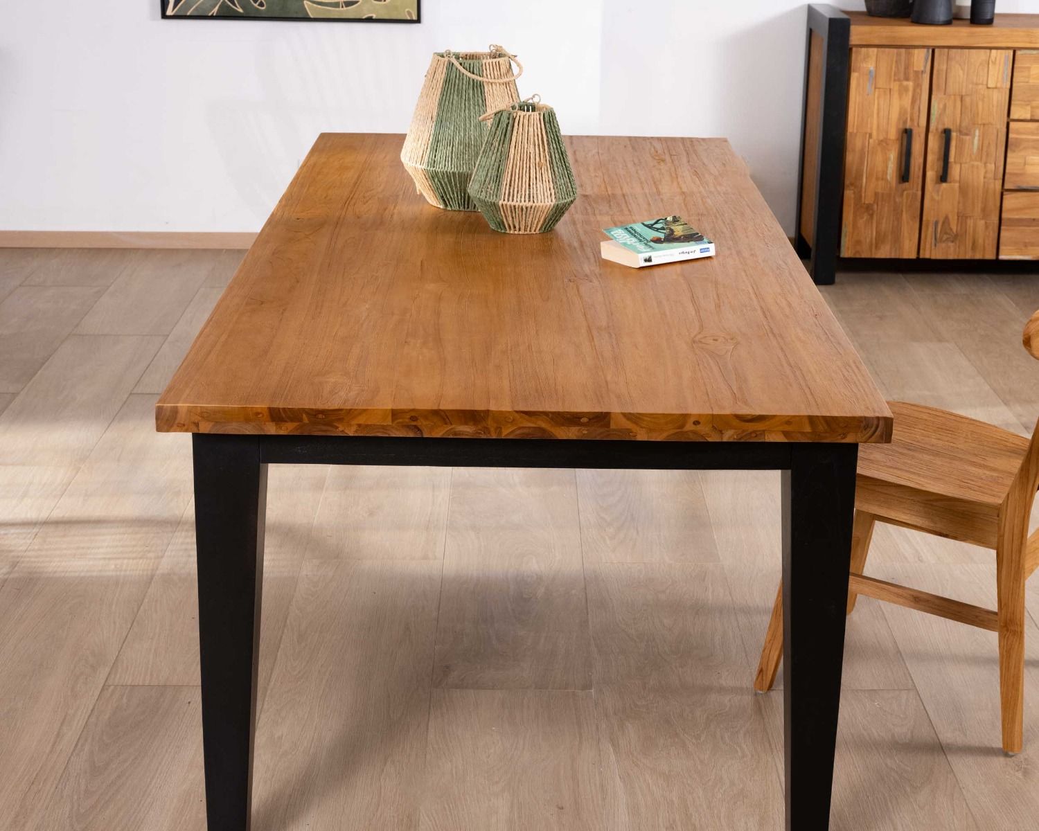 Tavolo da pranzo rettangolare in teak "Clarke" da 220 cm con gambe nere