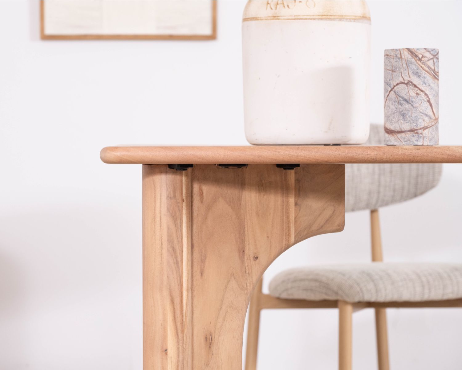 Tavolo da pranzo rettangolare da 180 cm di design scandinavo "Alba" in legno massiccio di acacia sbiancato