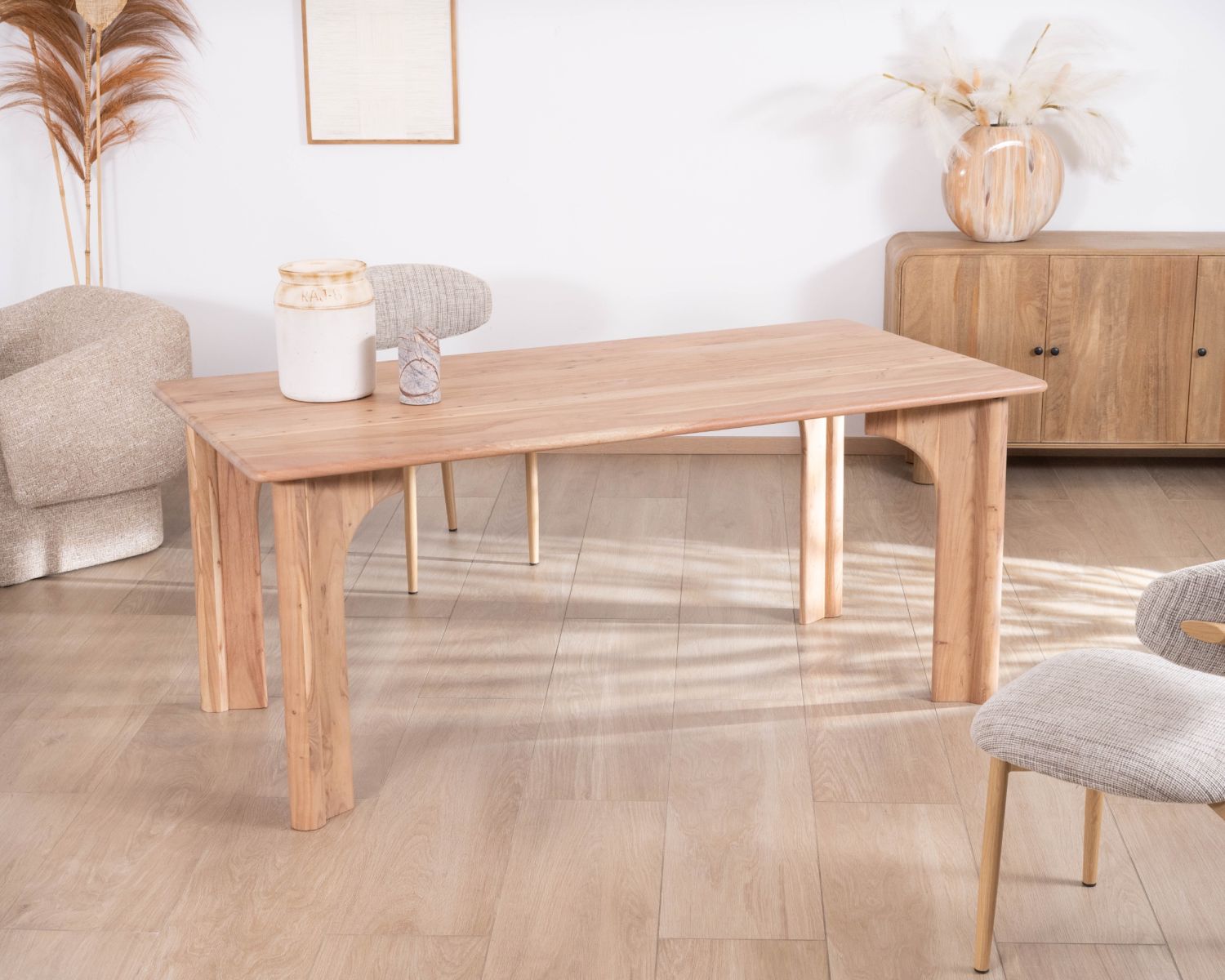 Tavolo da pranzo rettangolare da 180 cm di design scandinavo "Alba" in legno massiccio di acacia sbiancato