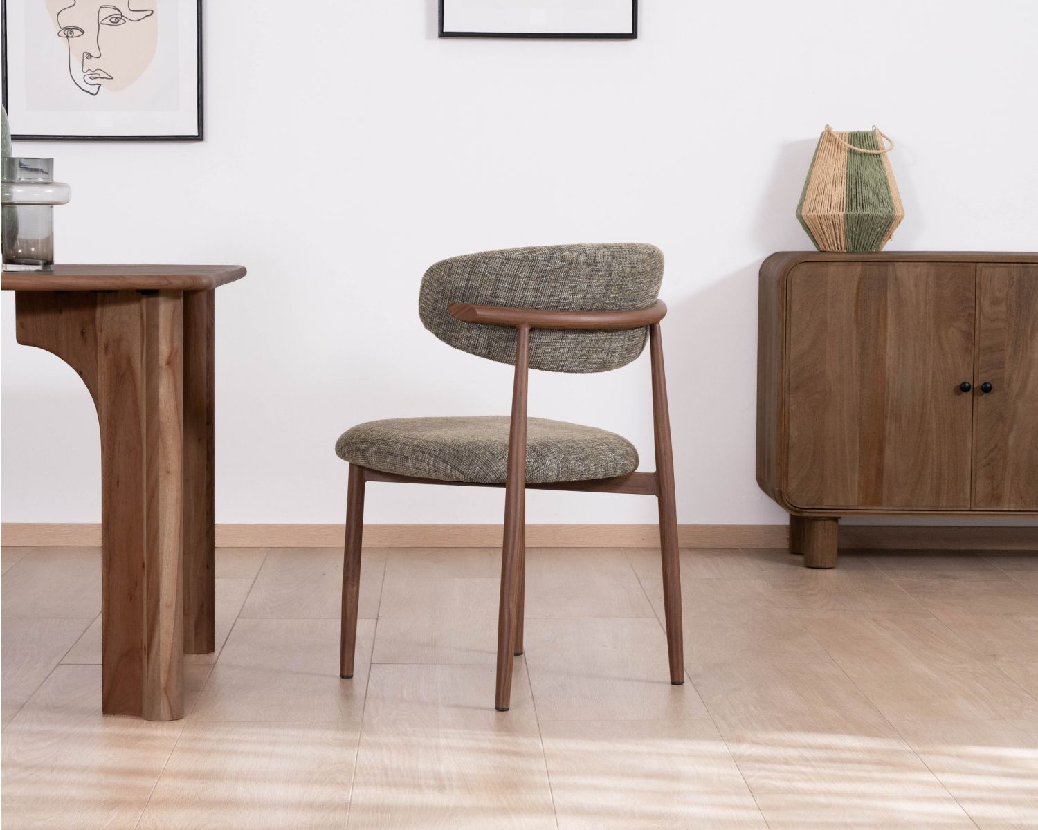 Set di 2 sedie da pranzo "Arpège" in stile retrò in tessuto a trama kaki con gambe in noce