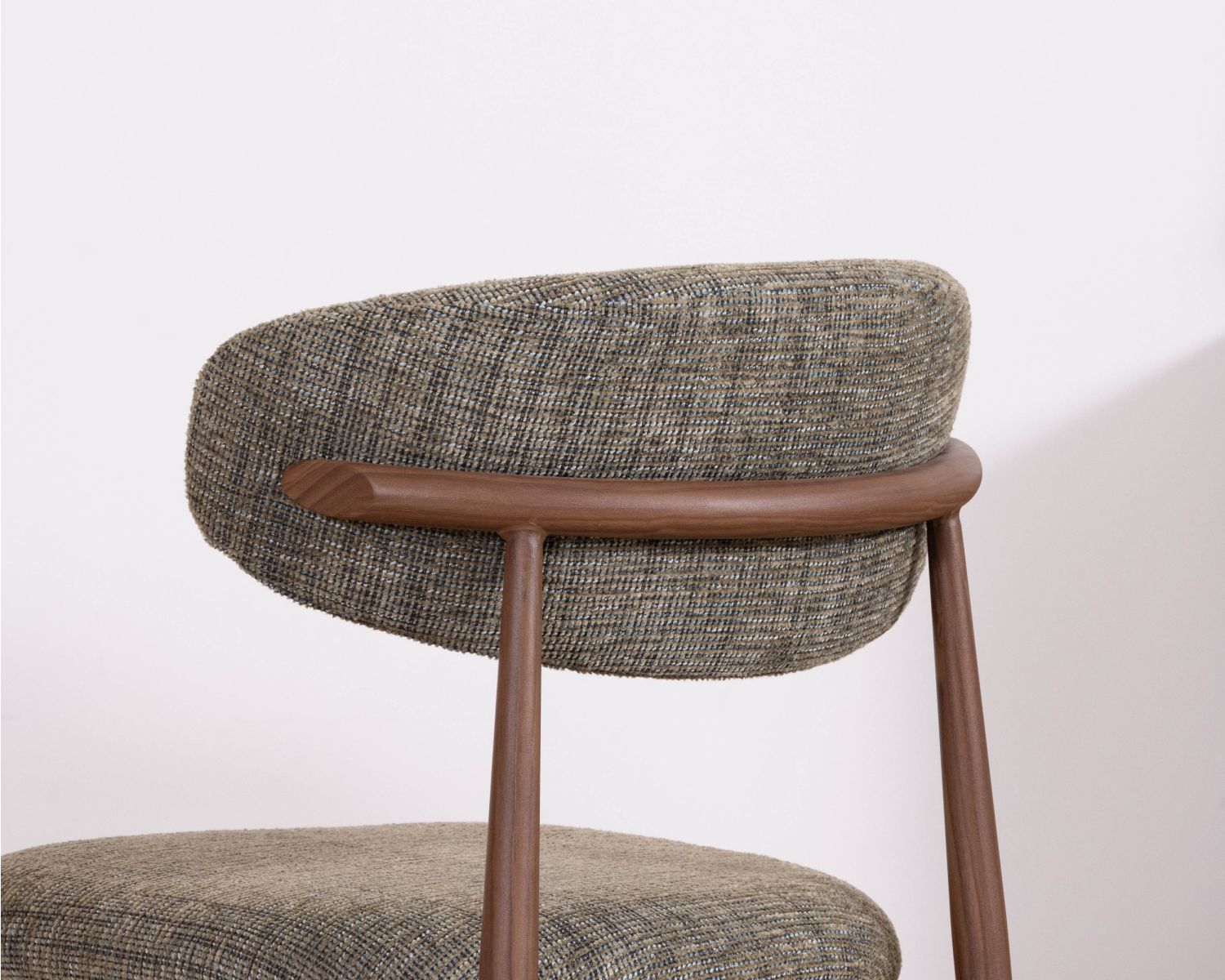 Set di 2 sedie da pranzo "Arpège" in stile retrò in tessuto a trama kaki con gambe in noce