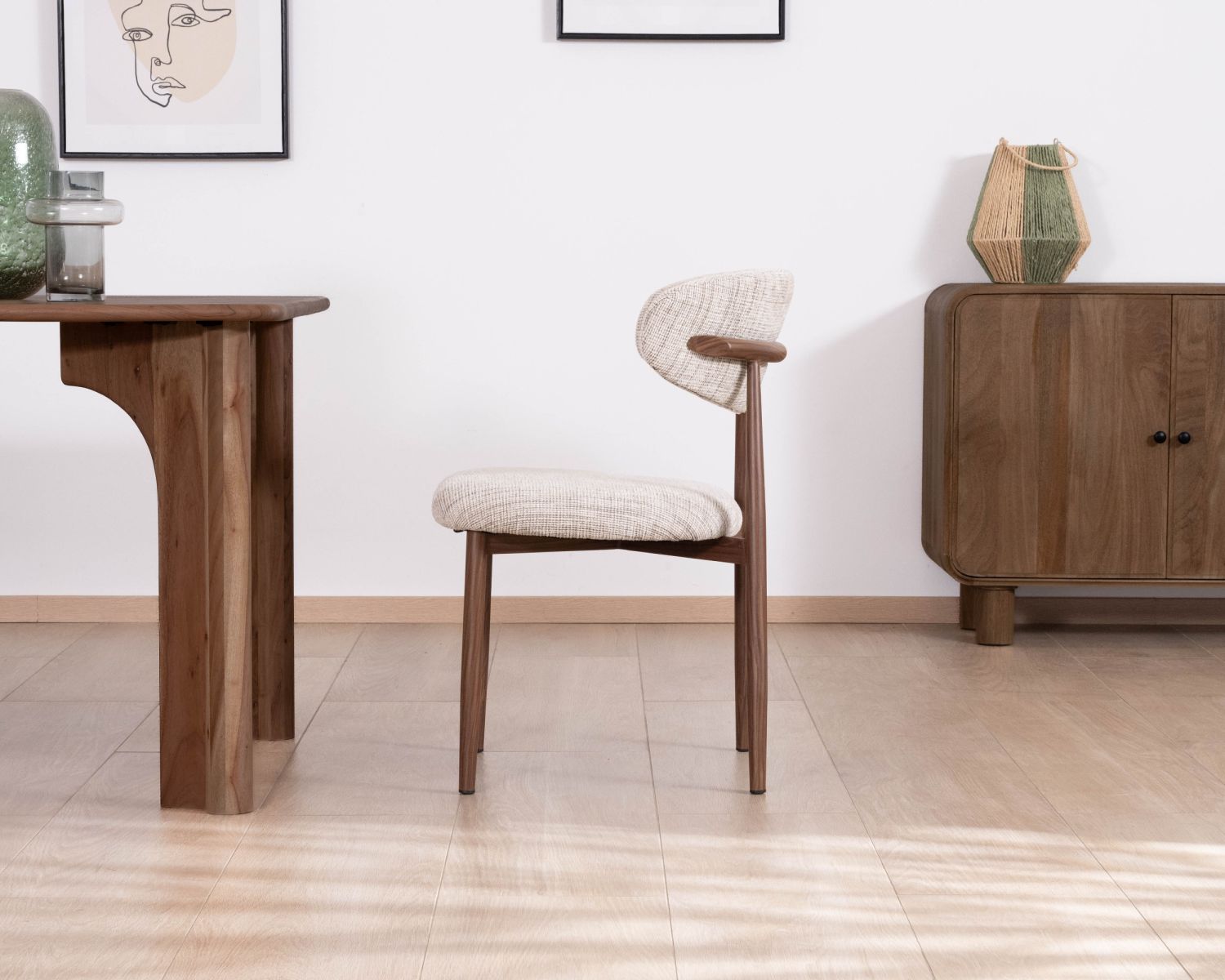 Set di 2 sedie da pranzo retrò "Arpège" in tessuto intrecciato beige e marrone con gambe in metallo effetto noce