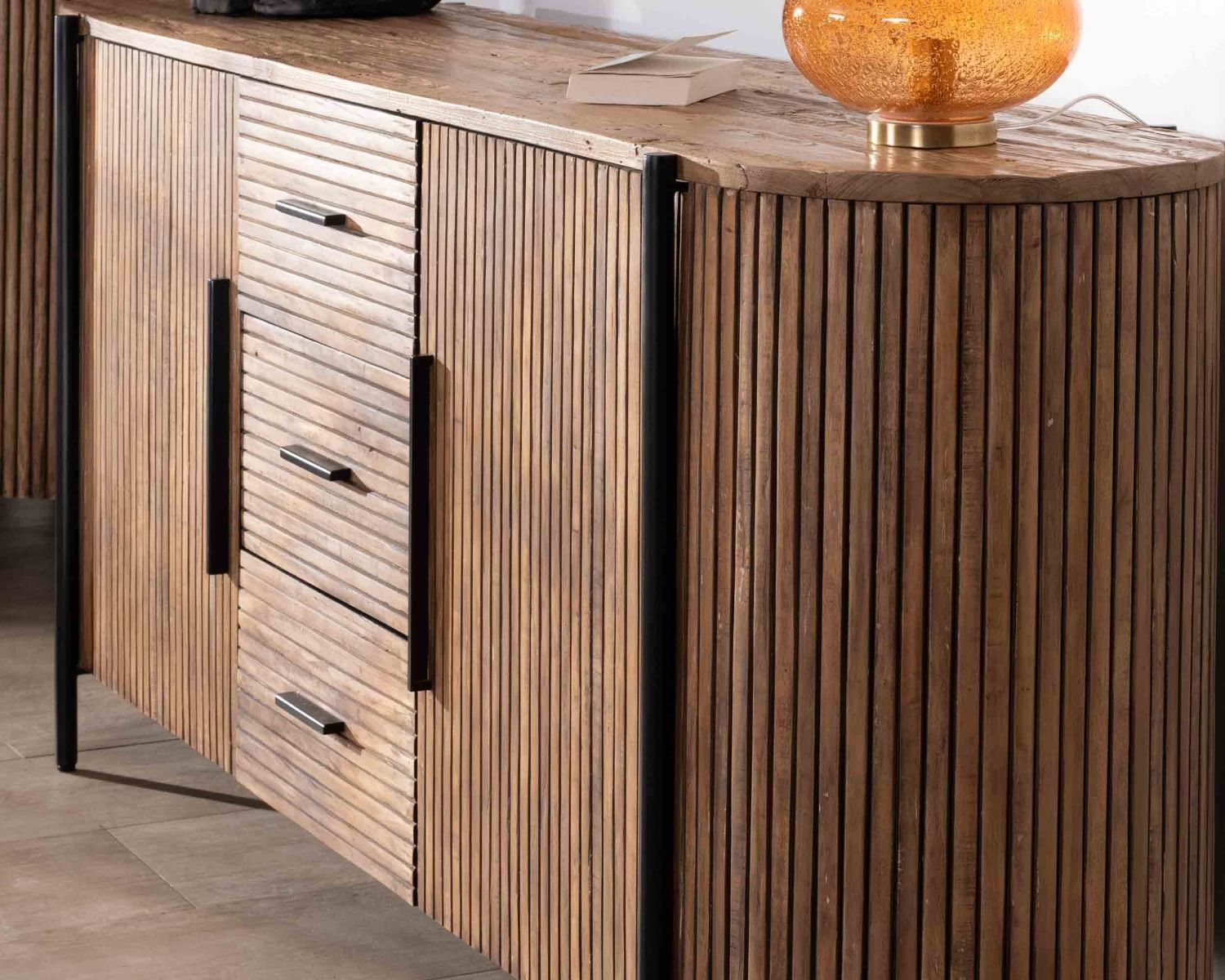 Credenza da 200 cm con ante e cassetti in legno esotico di Troms