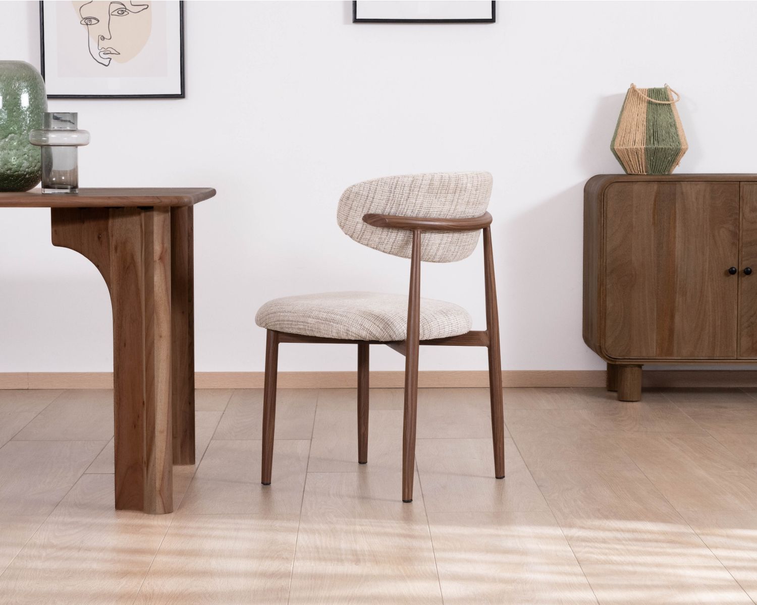 Set di 2 sedie da pranzo retrò "Arpège" in tessuto intrecciato beige e marrone con gambe in metallo effetto noce