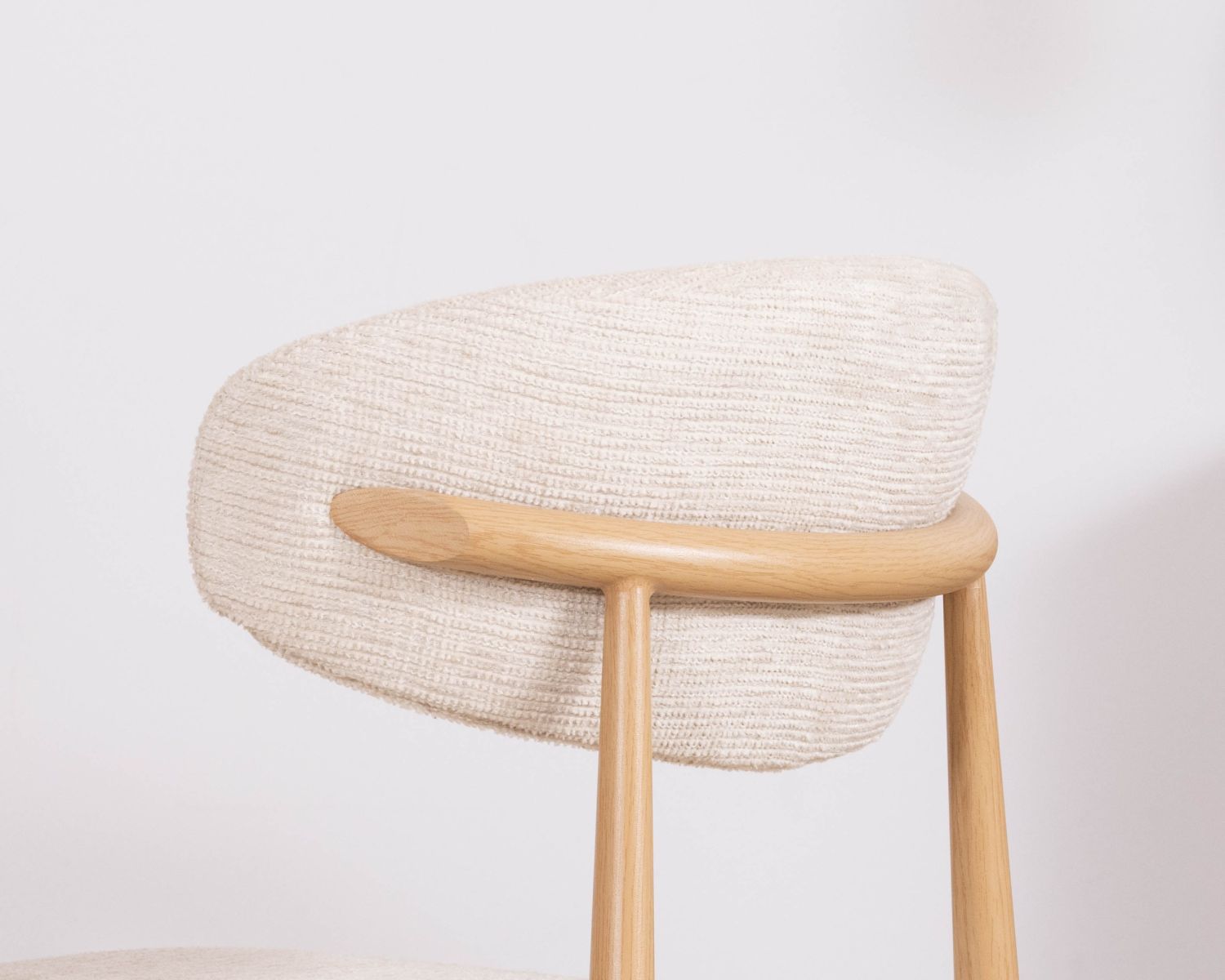 Set di 2 sedie da pranzo scandinave "Arpège" in tessuto intrecciato bianco sporco con gambe in metallo effetto legno chiaro