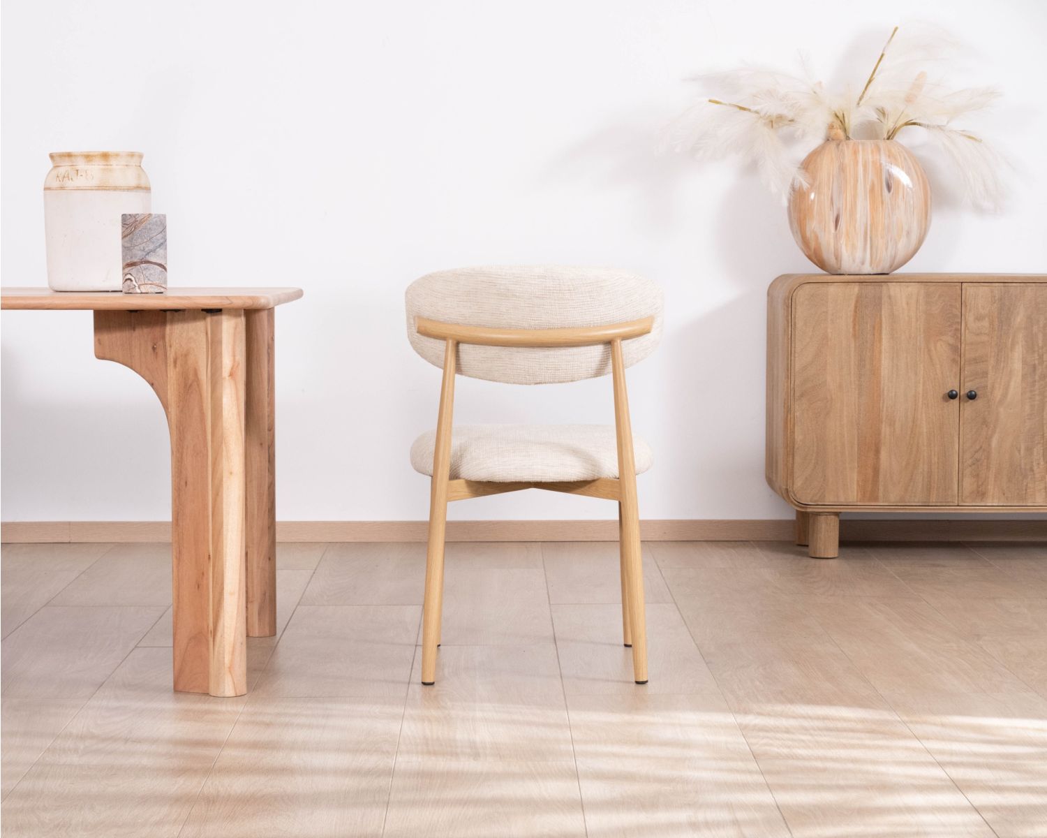 Set di 2 sedie da pranzo scandinave "Arpège" in tessuto intrecciato bianco sporco con gambe in metallo effetto legno chiaro