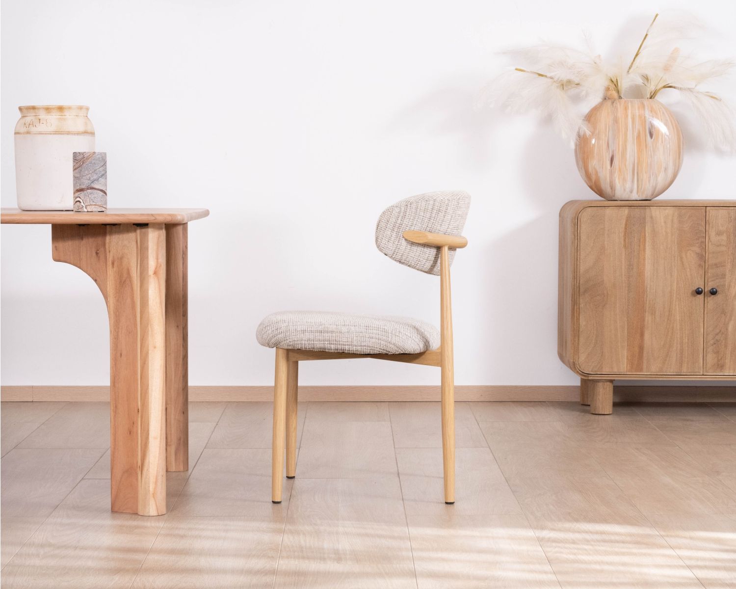 Set di 2 sedie da pranzo in stile retrò "Arpège" in tessuto intrecciato beige e marrone con gambe in metallo effetto legno chiaro