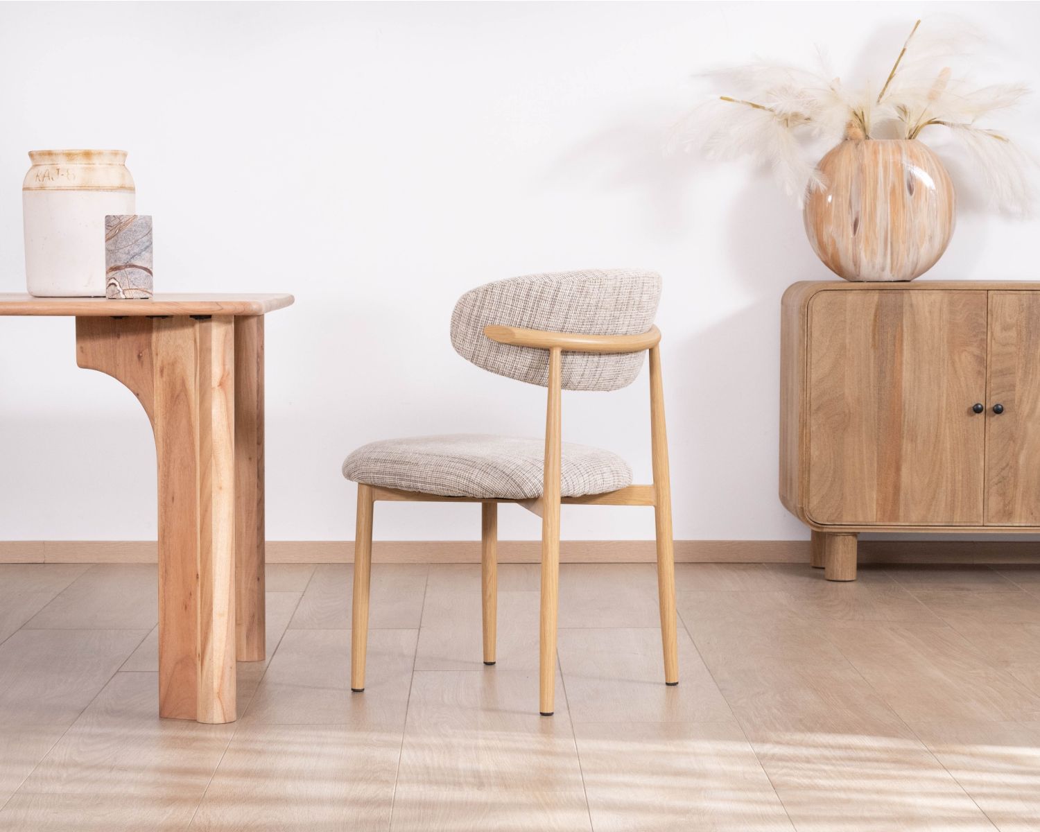 Set di 2 sedie da pranzo in stile retrò "Arpège" in tessuto intrecciato beige e marrone con gambe in metallo effetto legno chiaro