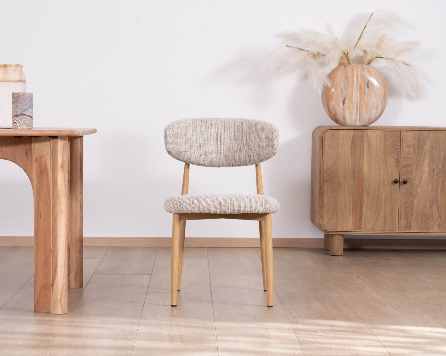 Set di 2 sedie da pranzo in stile retrò "Arpège" in tessuto intrecciato beige e marrone con gambe in metallo effetto legno chiaro