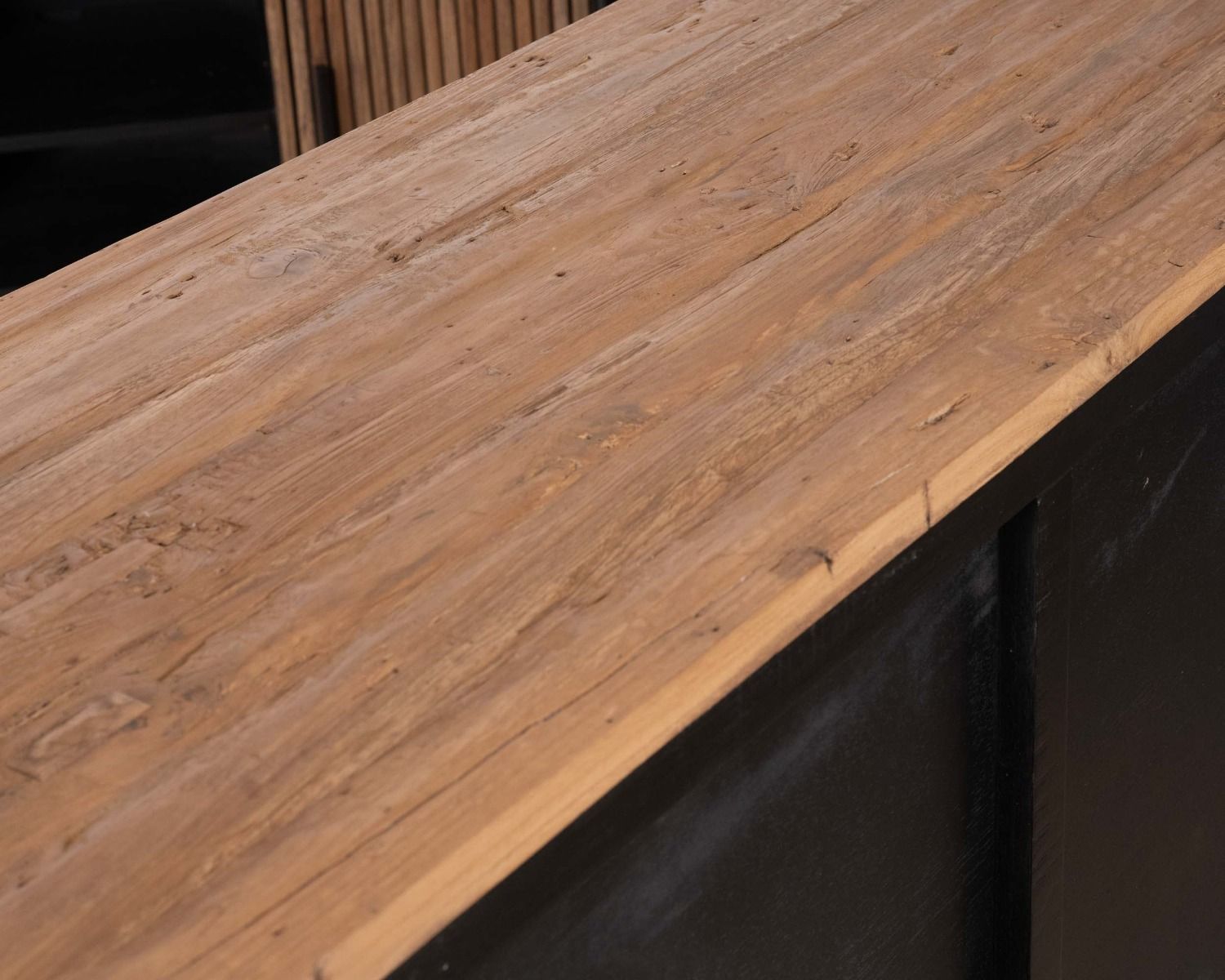 Mobile TV arrotondato "Troms" da 160 cm con frontali scanalati in teak di recupero