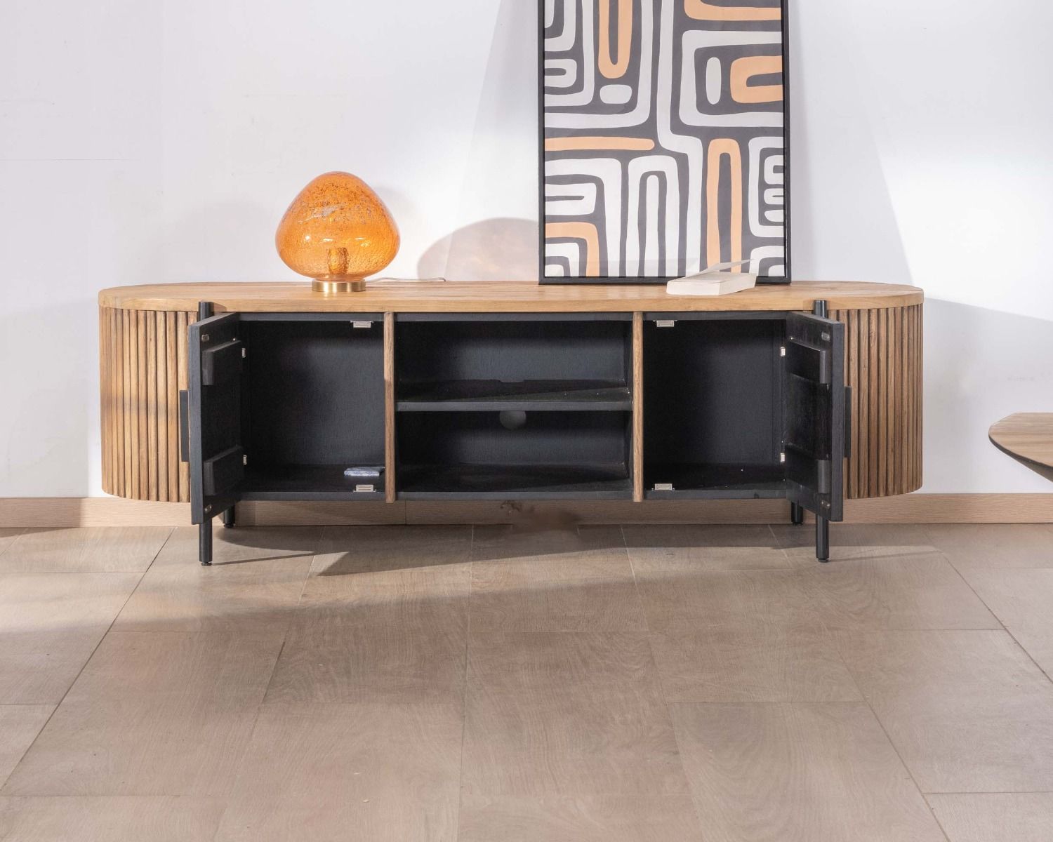 Mobile TV arrotondato "Troms" da 160 cm con frontali scanalati in teak di recupero