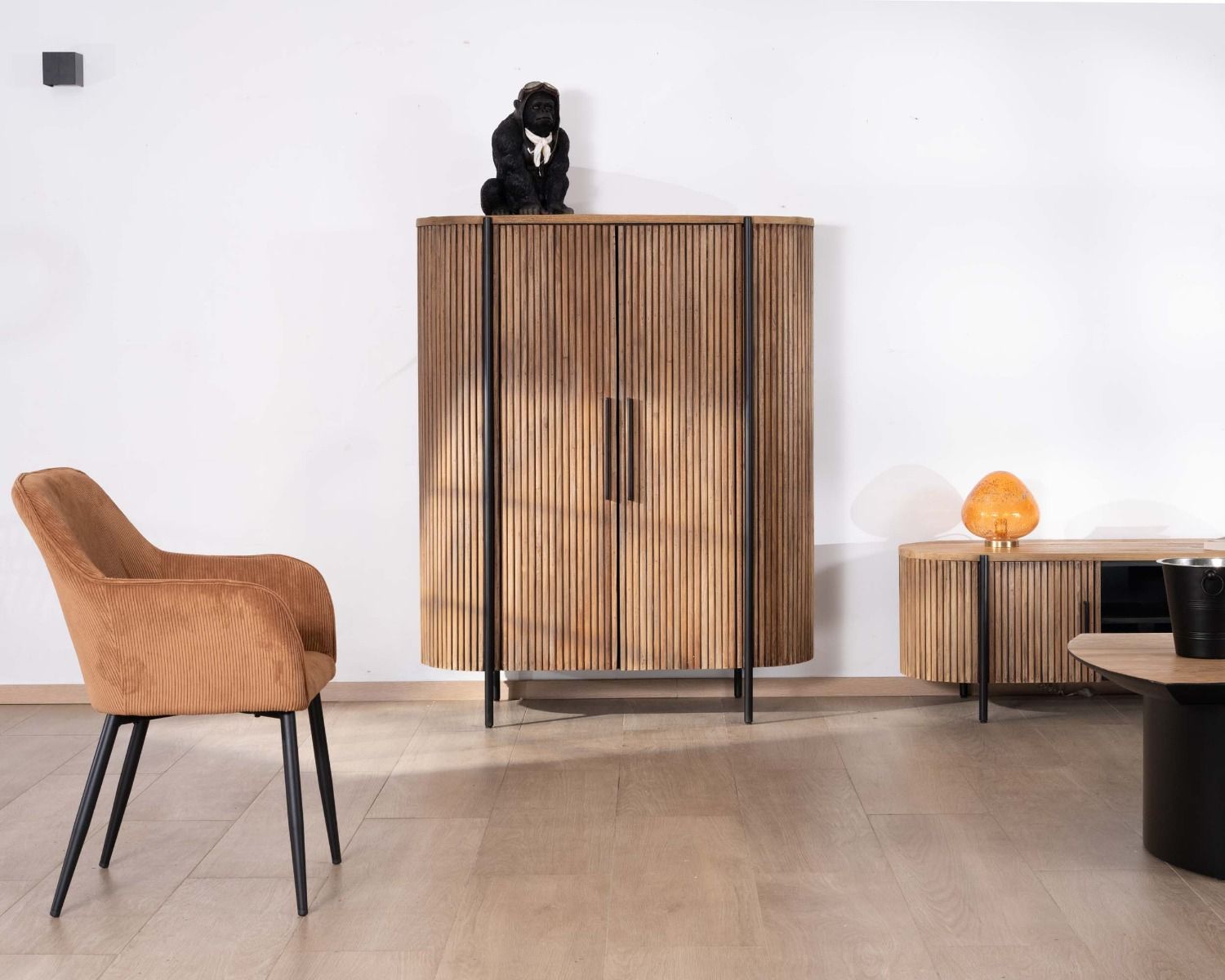 Armadio rotondo da 120 cm in legno duro esotico "Troms