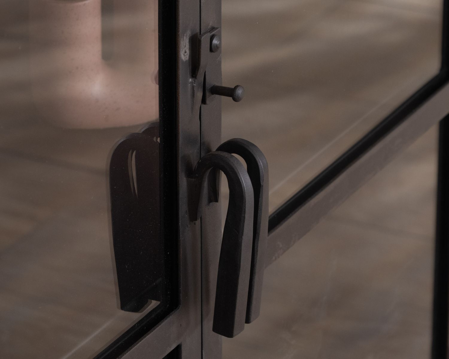 Credenza in metallo smaltato "Black Cook" a 4 ante