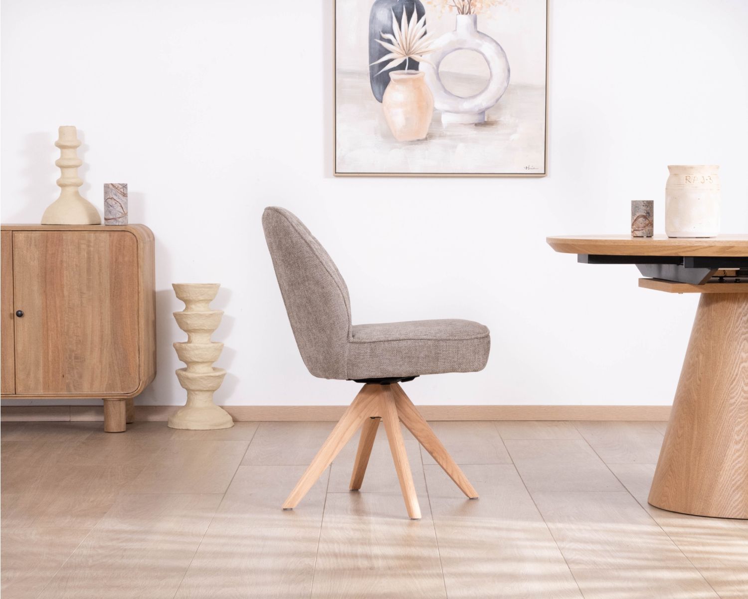 Sedia da pranzo in stile scandinavo "Miloé" in tessuto di ciniglia grigio e gambe in legno a 360 gradi