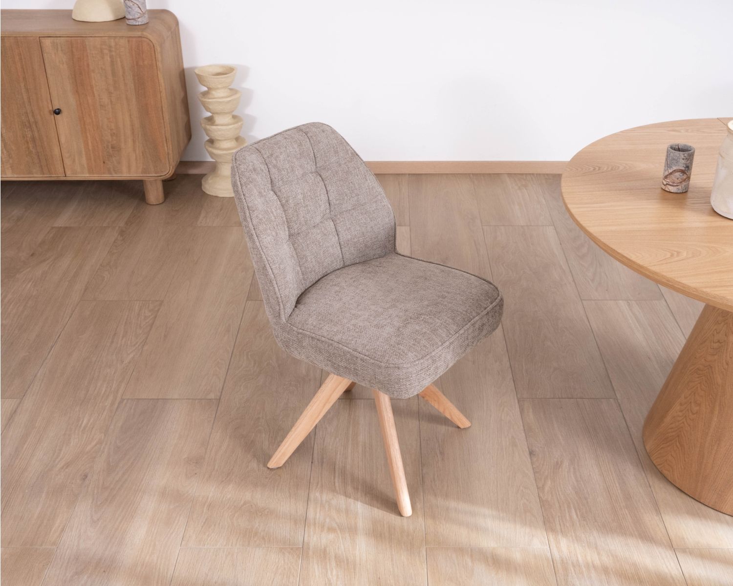 Sedia da pranzo in stile scandinavo "Miloé" in tessuto di ciniglia grigio e gambe in legno a 360 gradi