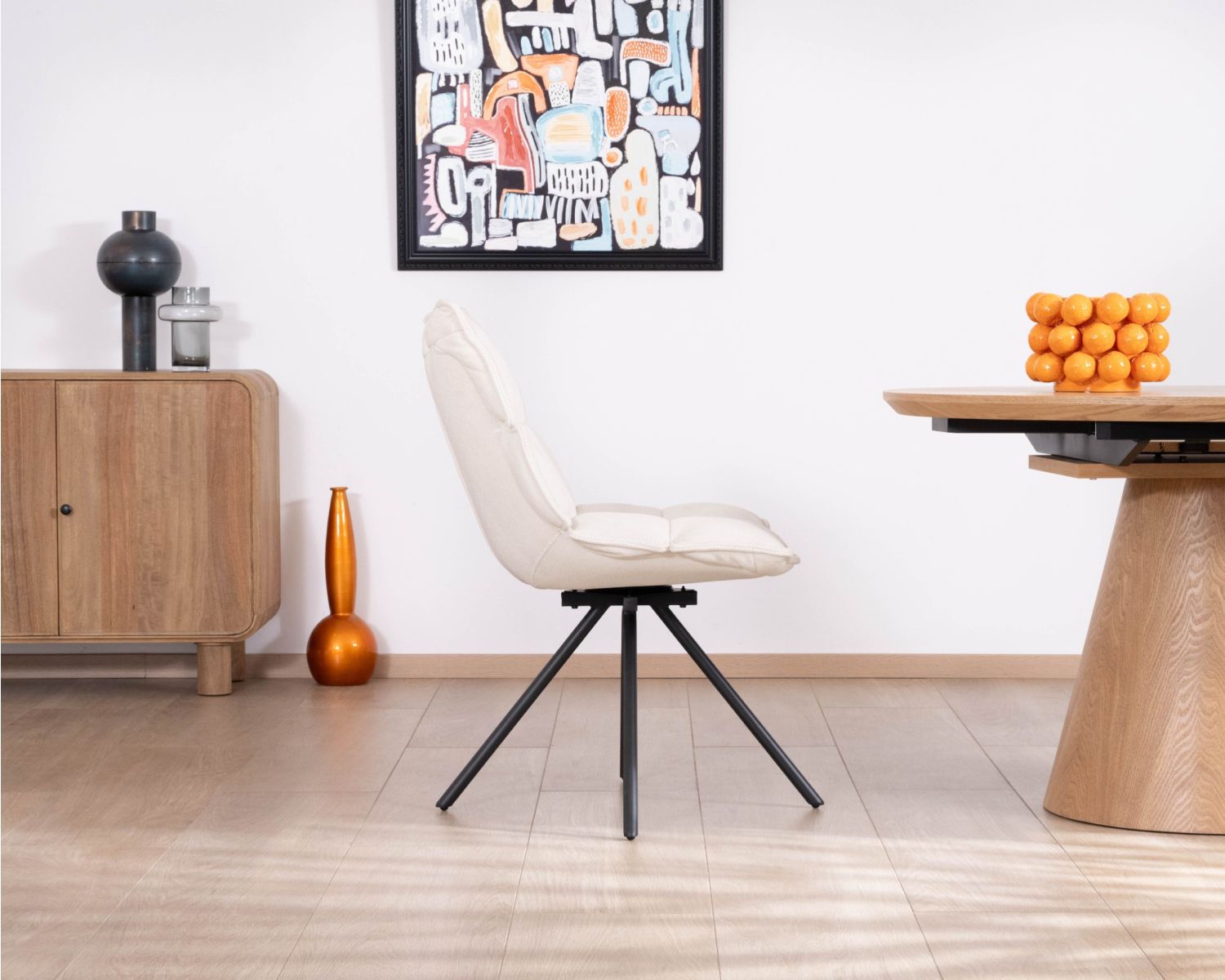 Set di 2 sedie girevoli a 360° di design "Cassidy" con rivestimento in tessuto bianco sporco