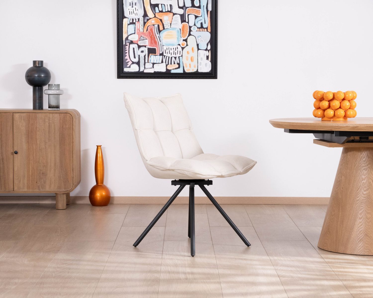 Set di 2 sedie girevoli a 360° di design "Cassidy" con rivestimento in tessuto bianco sporco