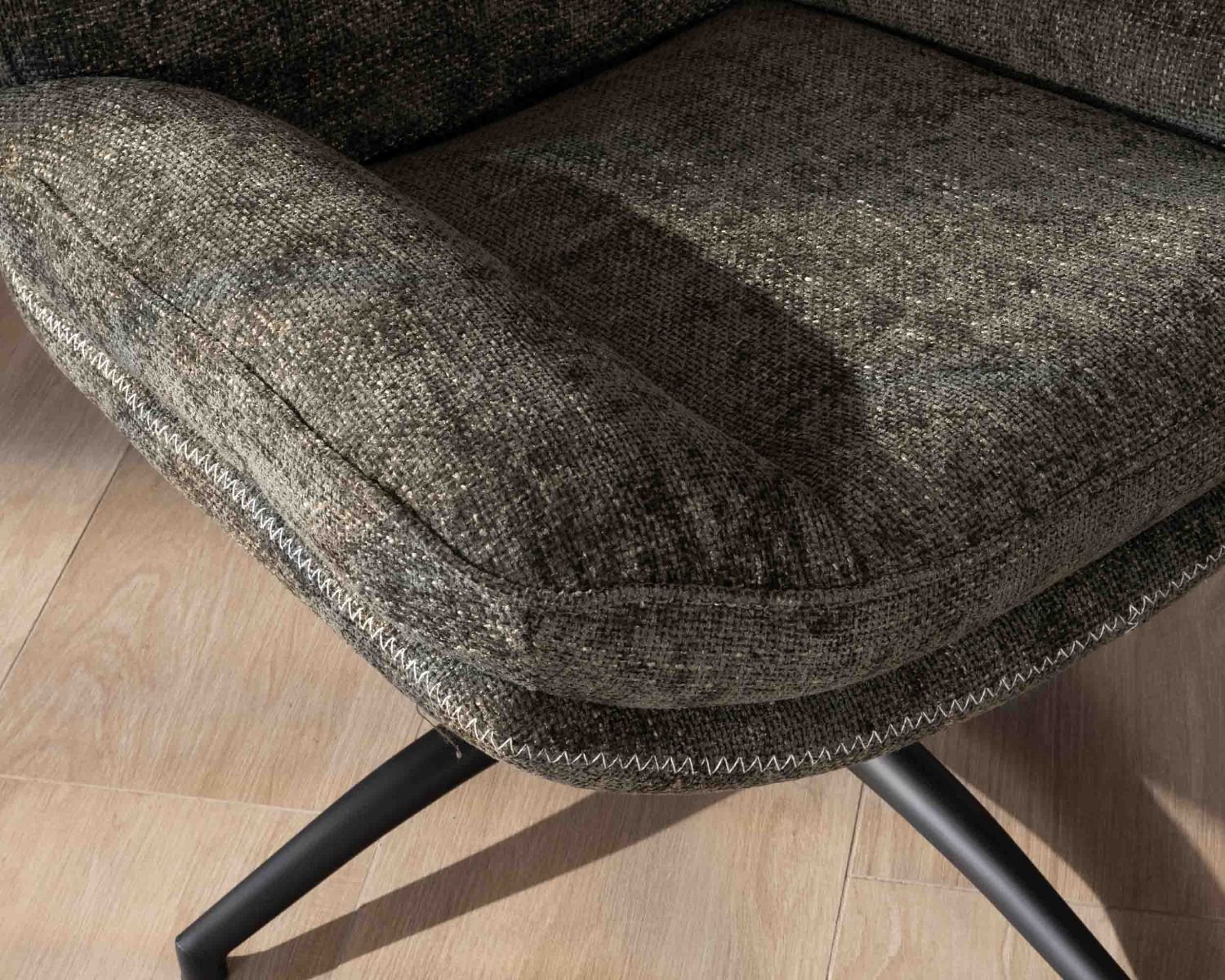 Poltrona avvolgente "Branson" con poggiapiedi modulare in tessuto verde kaki