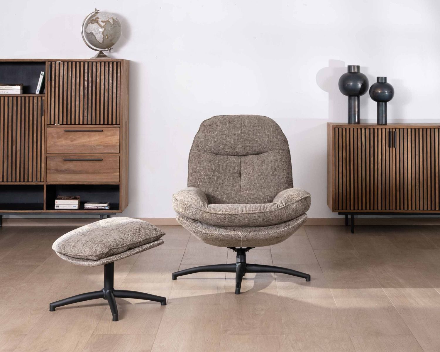 Poltrona reclinabile vintage "Branson" con poggiapiedi in tessuto tortora