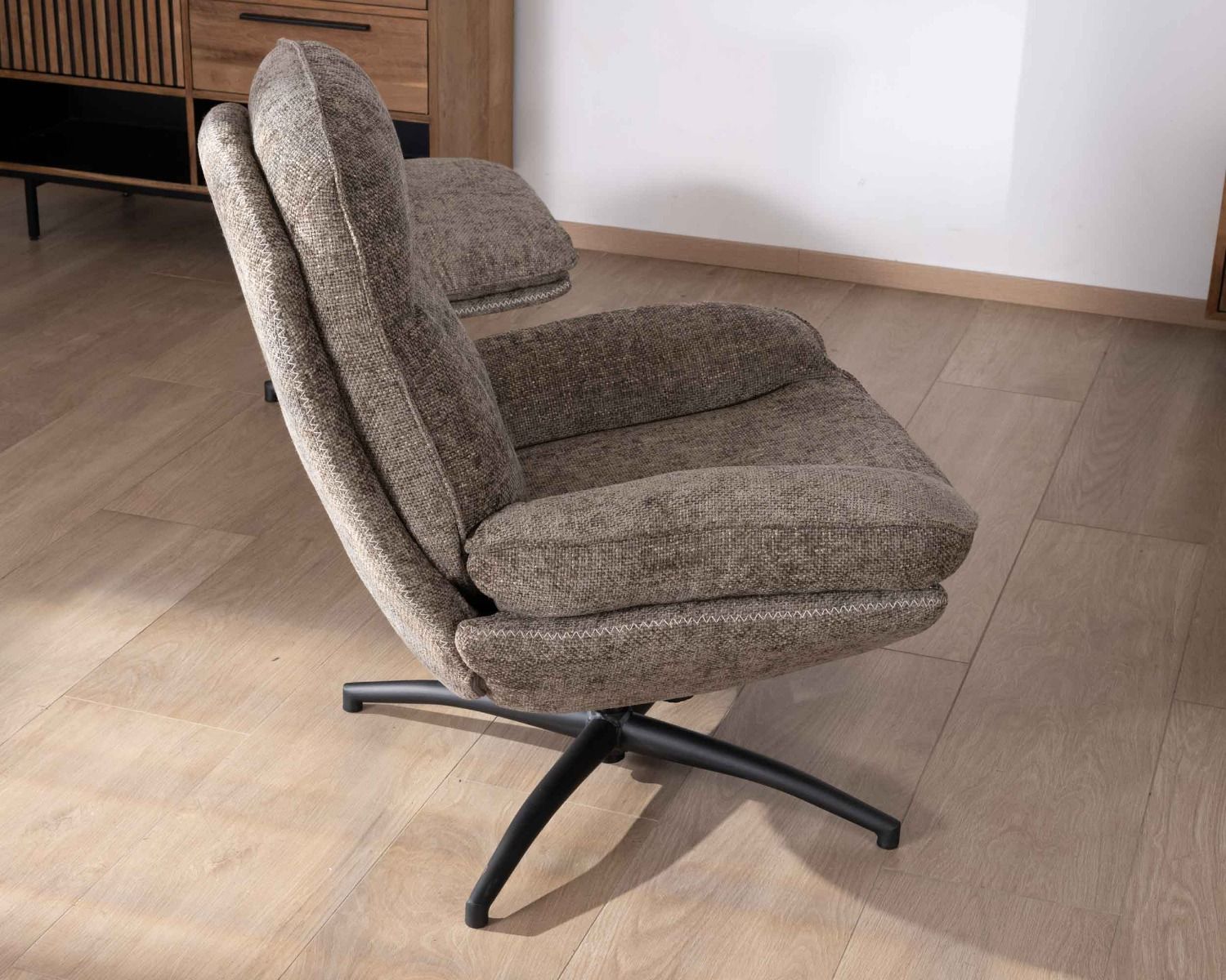 Poltrona reclinabile vintage "Branson" con poggiapiedi in tessuto tortora