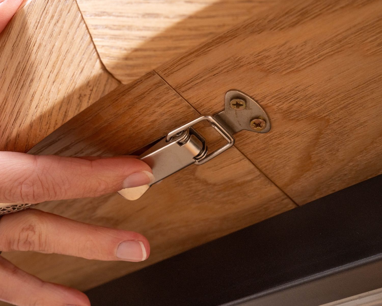 Tavolo da pranzo rotondo "Oria" da 120 cm, allungabile da 160 cm, stile raffinato, finitura frassino