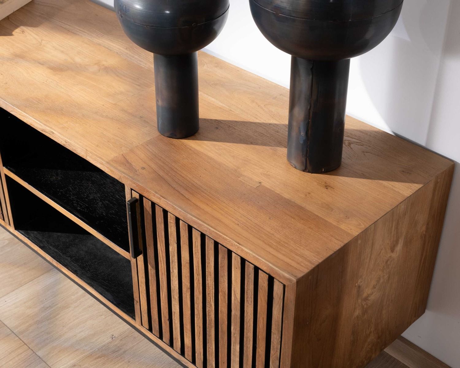 Porta TV "Opland" in stile retrò a 3 ante in teak 160 cm