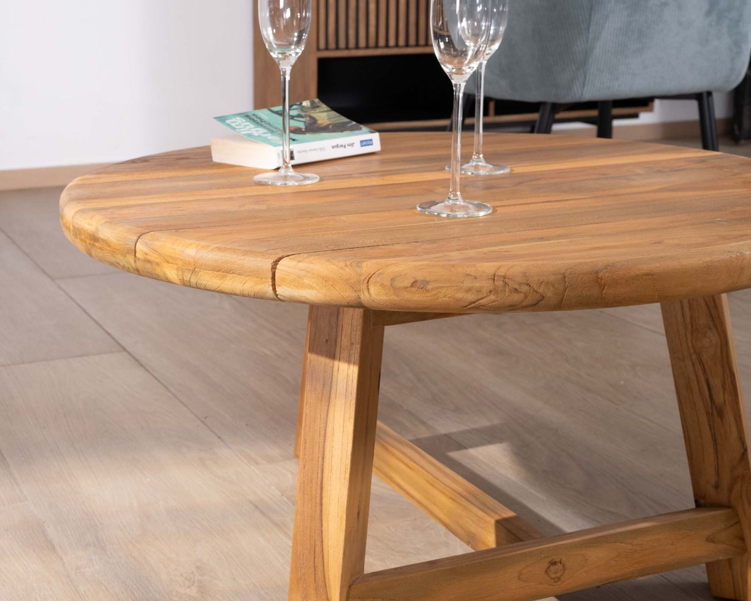 Tavolino rotondo "Meedow" in legno di teak recuperato