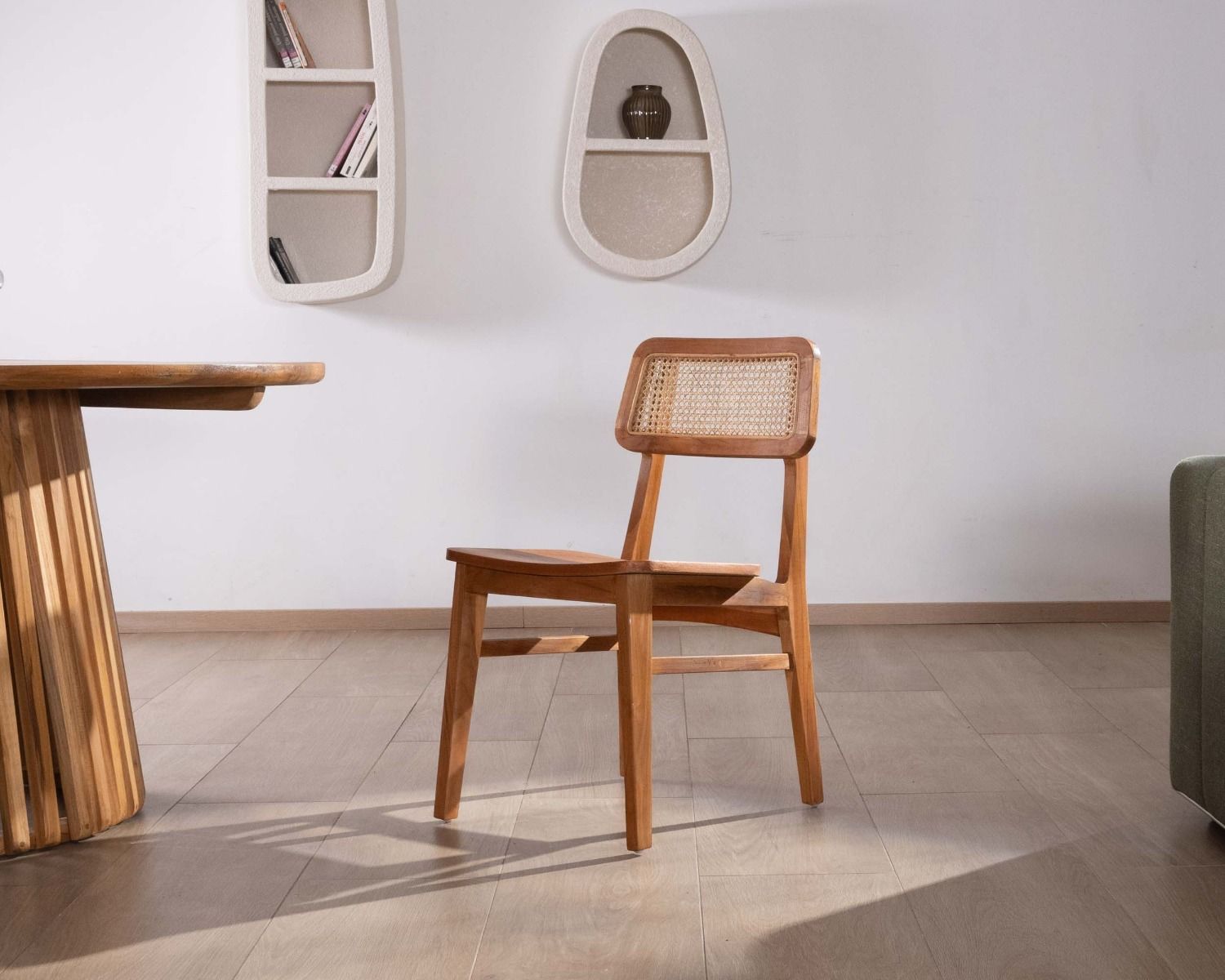 Set di 2 sedie da pranzo "Natsu" in teak con schienale in canna