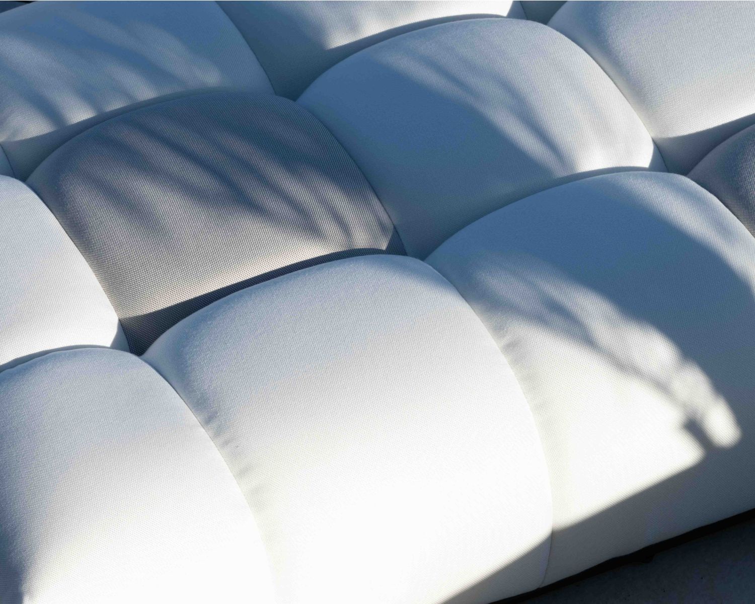 Chaise longue "Lazy Beach" di alta gamma in tessuto beige e grigio chiaro