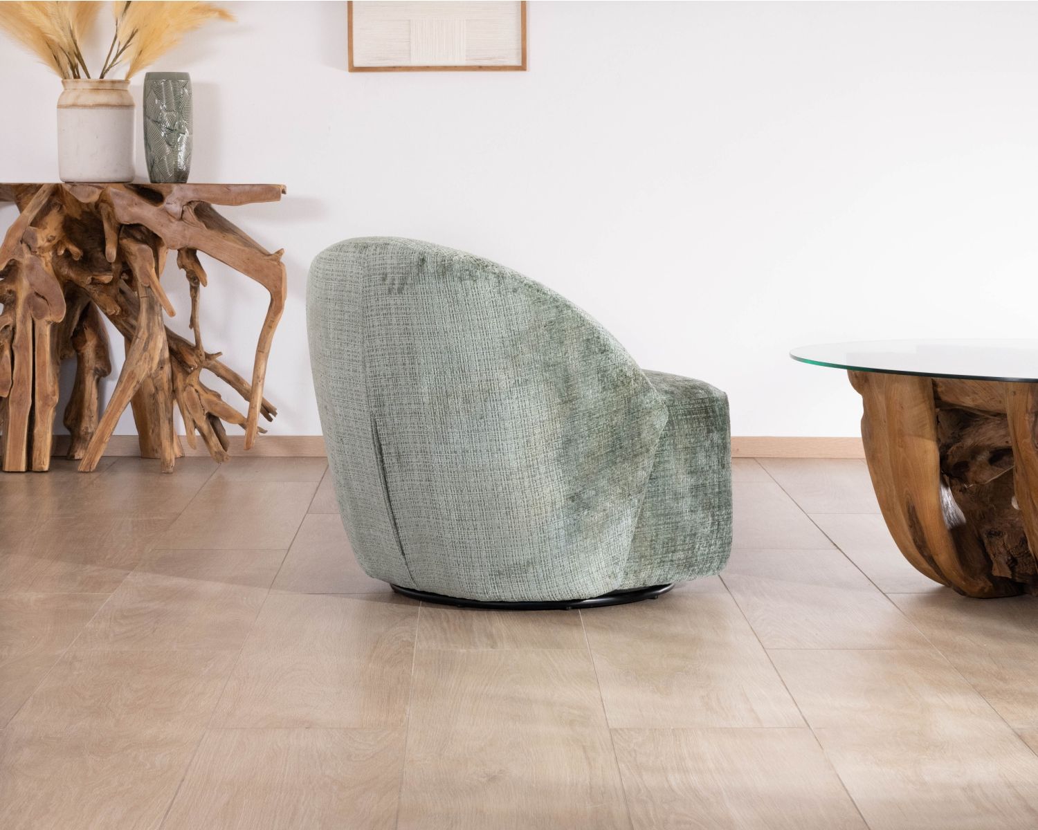 Poltrona girevole "Marylin" in tessuto bouclette setoso verde salvia