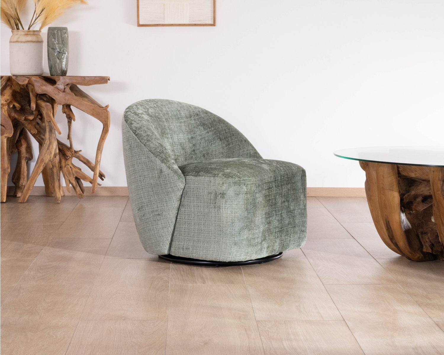 Poltrona girevole "Marylin" in tessuto bouclette setoso verde salvia