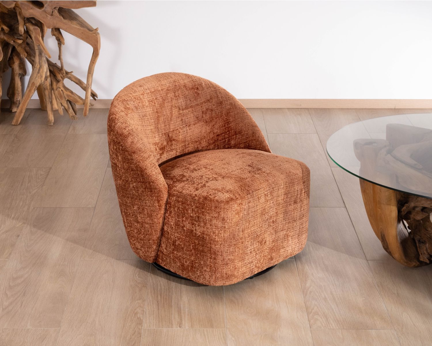 Accogliente poltrona di design in tessuto bouclette color terracotta "Marylin" con base girevole a 360 gradi