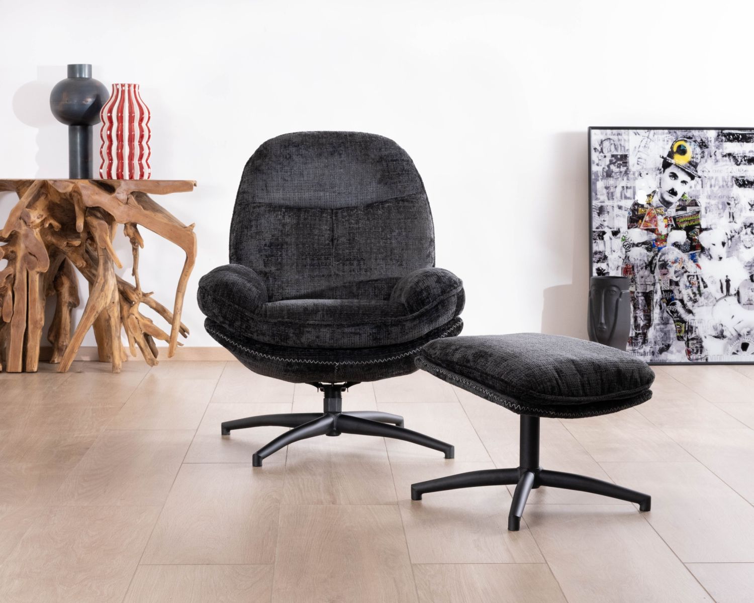 Accogliente poltrona girevole in tessuto grigio "Branson" con poggiapiedi