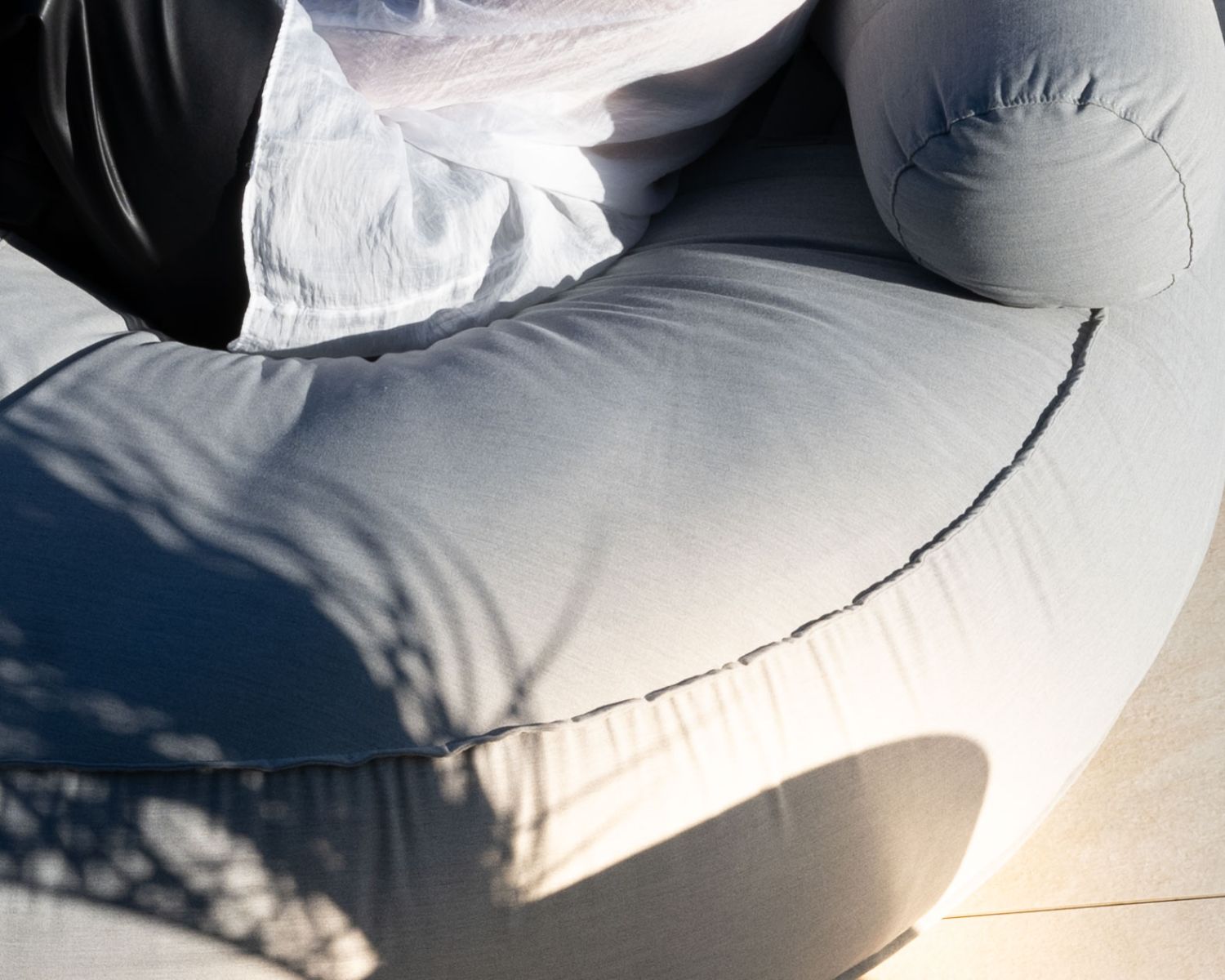 Lettino tondo ultra-umido grigio chiaro diametro 1m80 "Saint Tropez