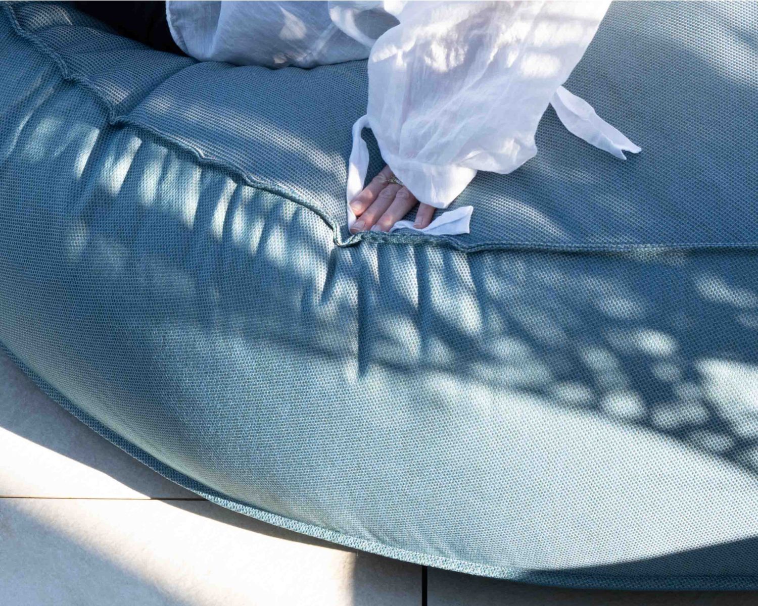 Lettino morbido "Saint Tropez" di 1m80 di diametro in tessuto turchese