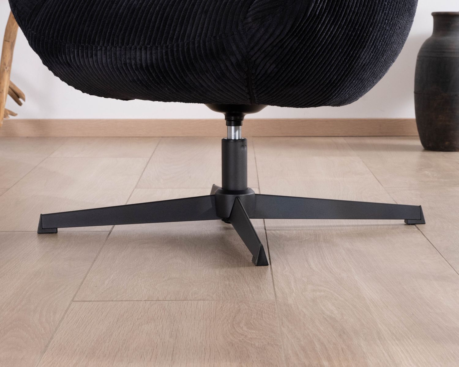 Poltrona reclinabile a 360° in velluto a coste nero "Bissett"