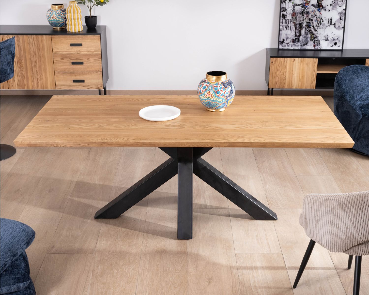 Tavolo da pranzo in frassino massiccio "Sydney" da 2 m con base a stella in metallo nero