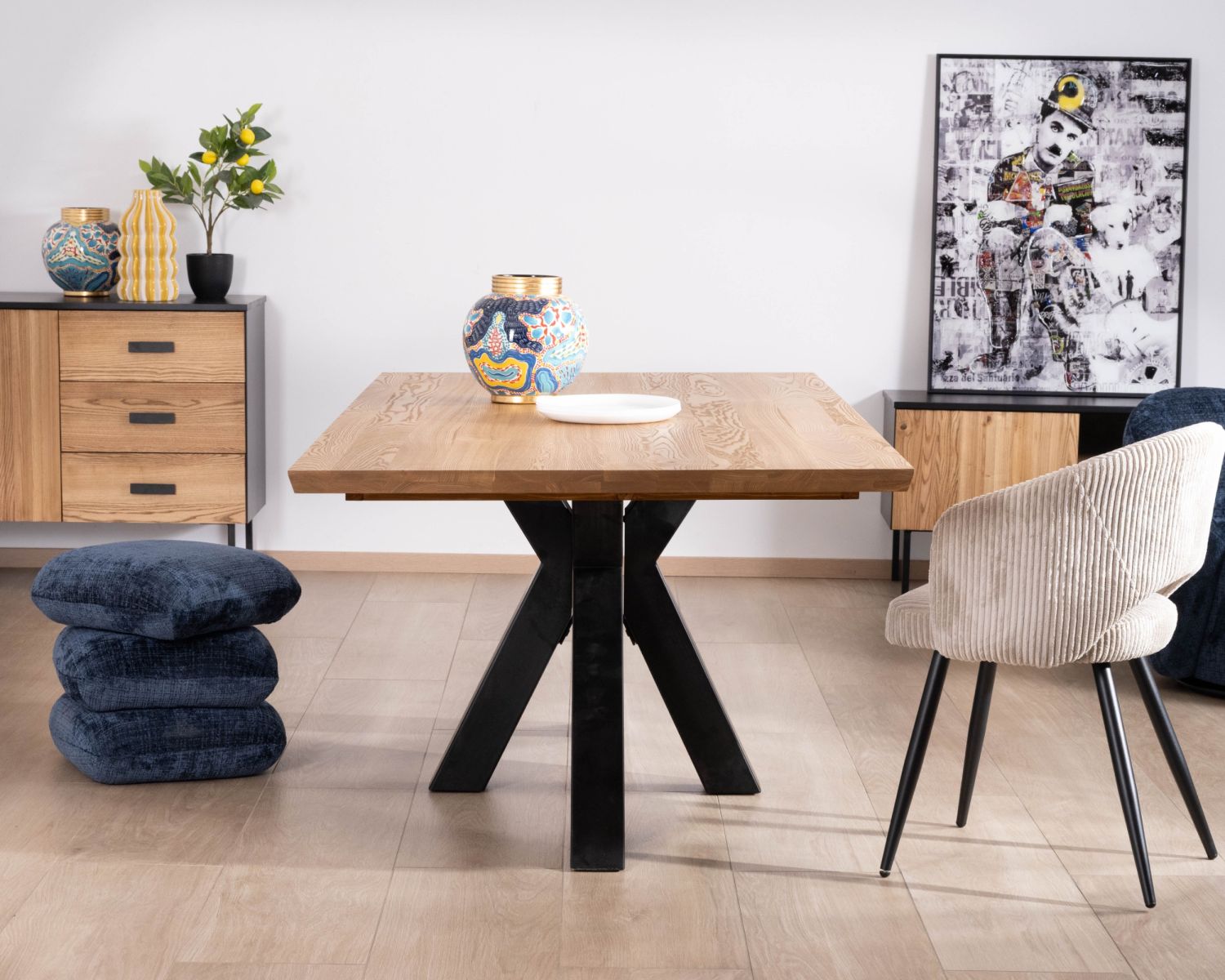 Tavolo da pranzo in frassino massiccio "Sydney" da 2 m con base a stella in metallo nero