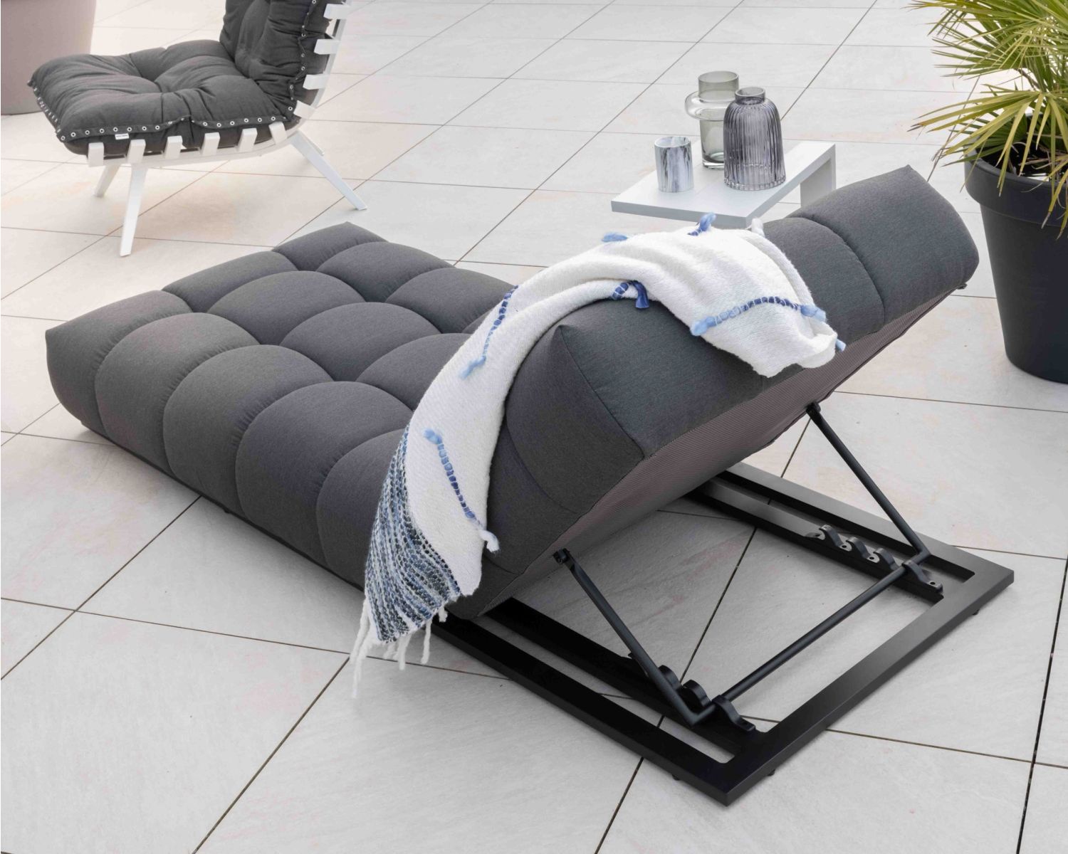 Chaise longue "Lazy Beach" di alta gamma in tessuto Sunbrella grigio scuro