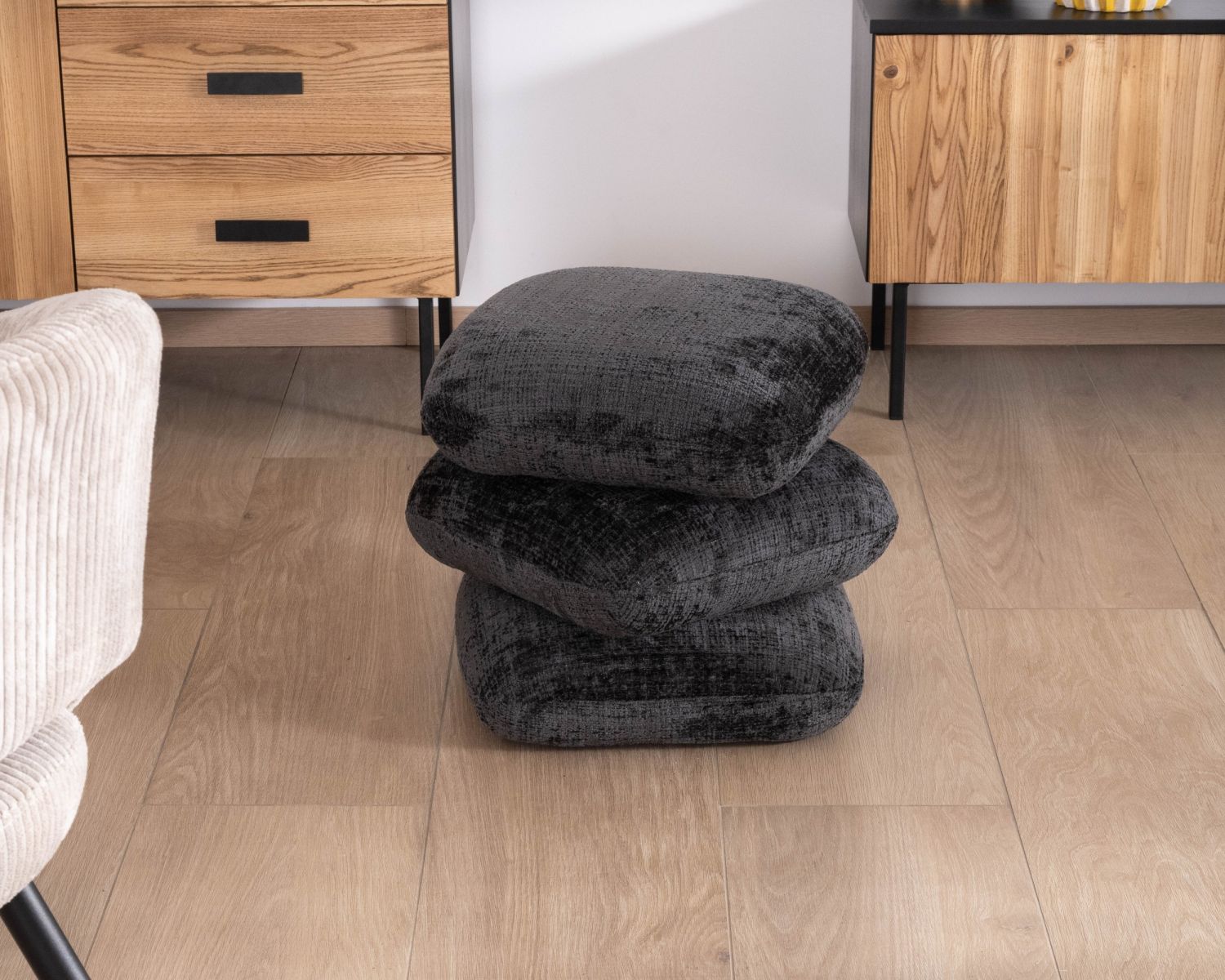 Pouf girevole a tre livelli "Flow" in tessuto intrecciato grigio antracite soft-touch