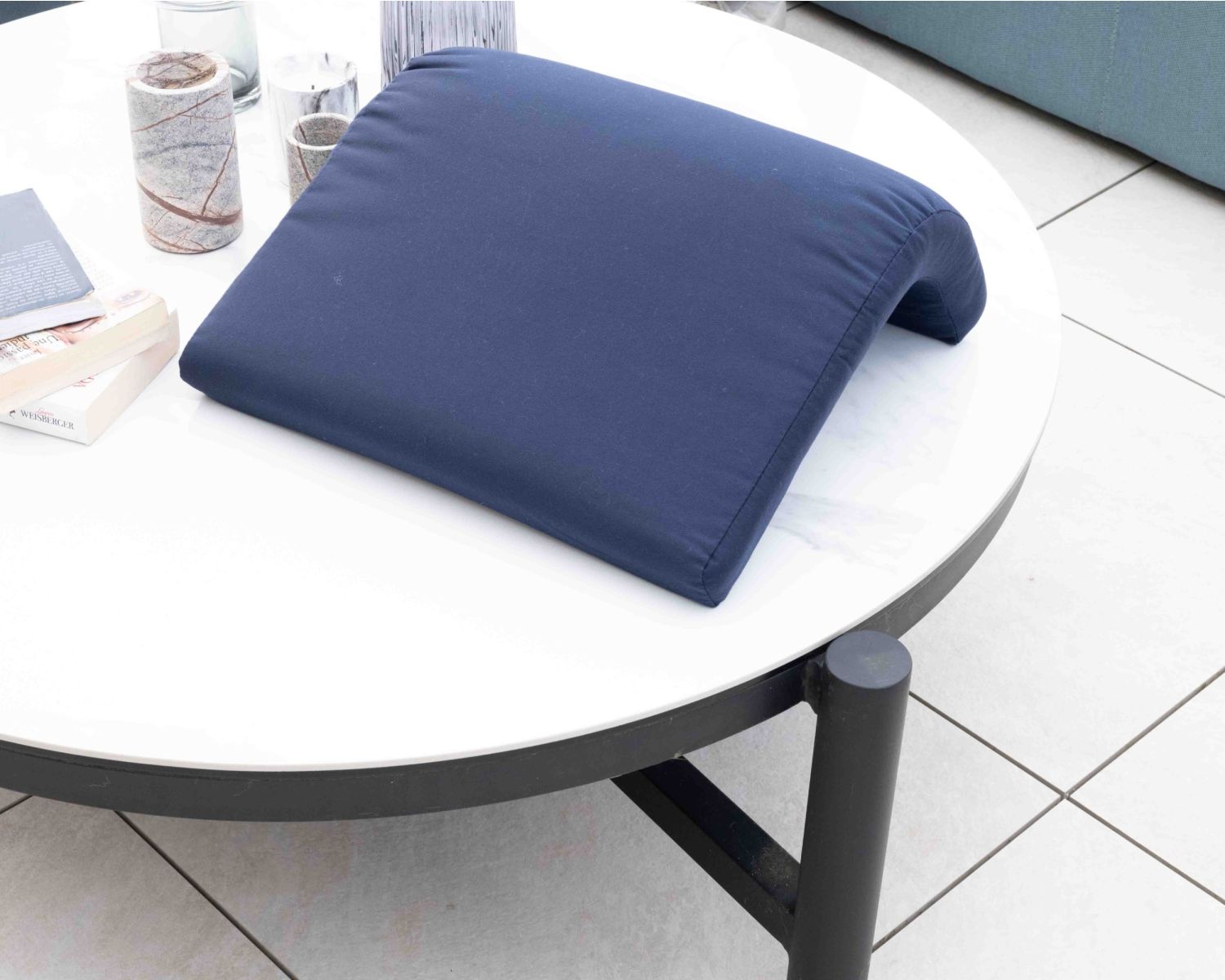 Poggiatesta in tessuto blu per chaise longue "Nusa Pedina"