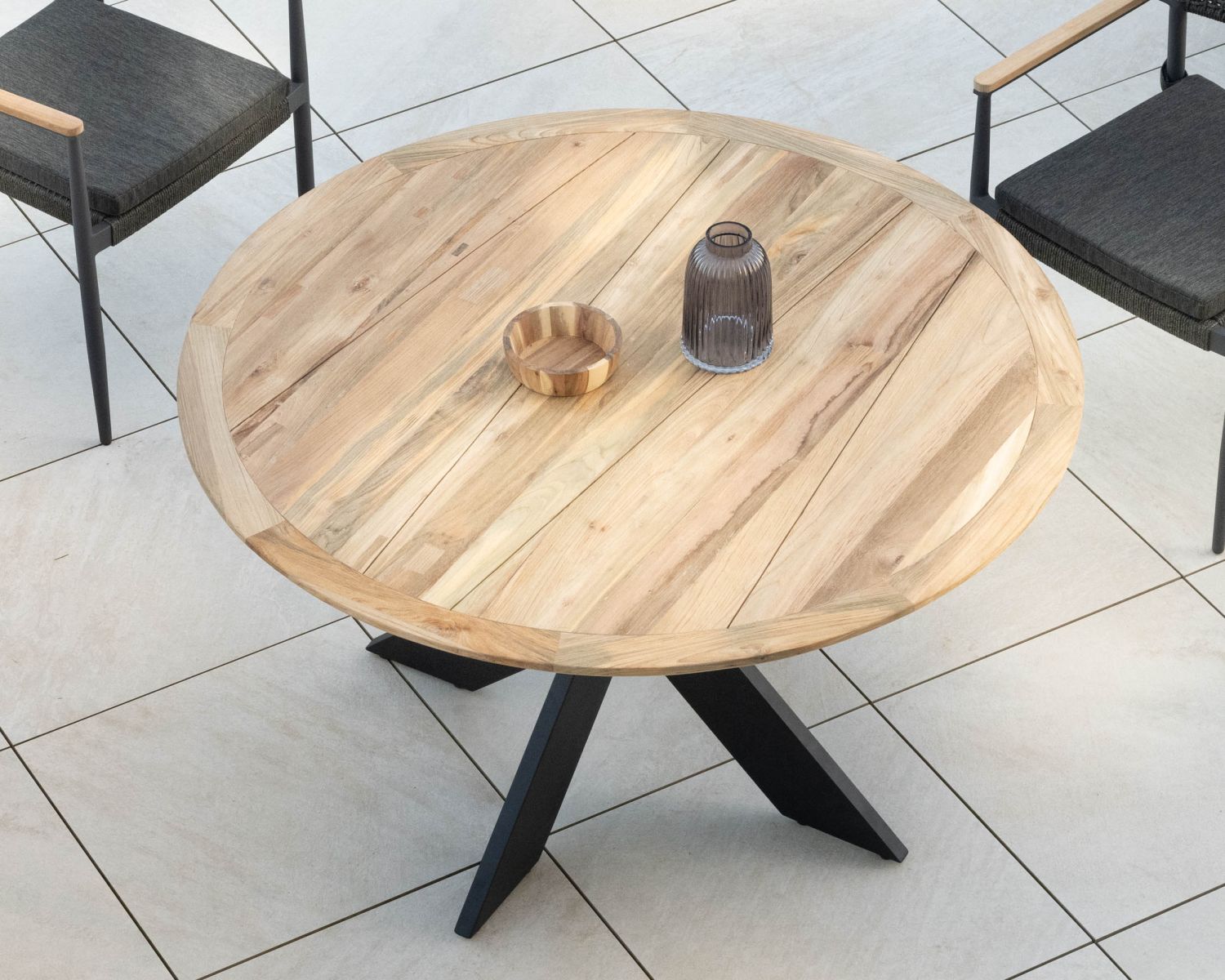 Tavolo da giardino rotondo "Ozone" in teak con gambe trasversali in alluminio, 150 cm